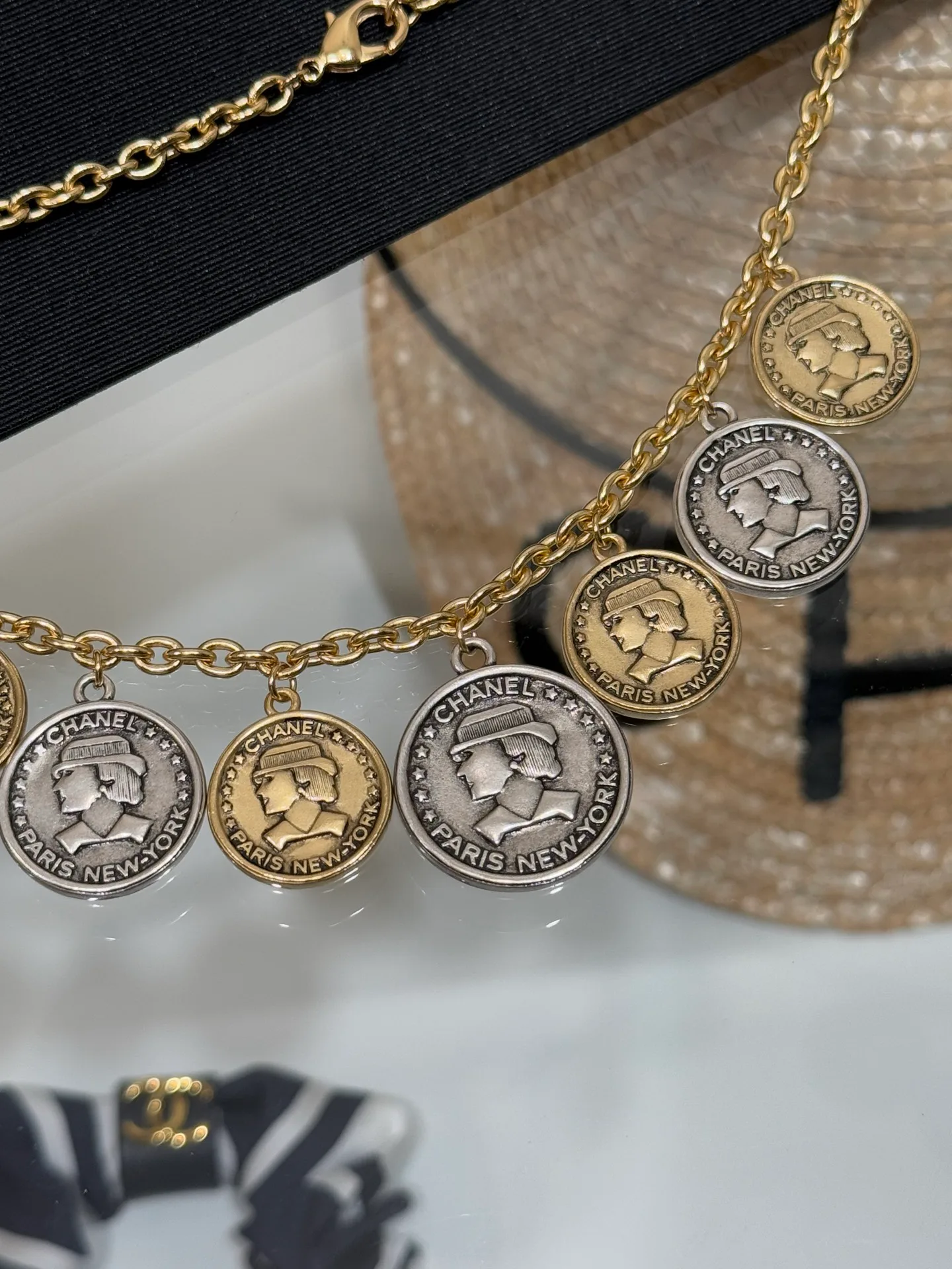 Бижутерия Chanel 18059161