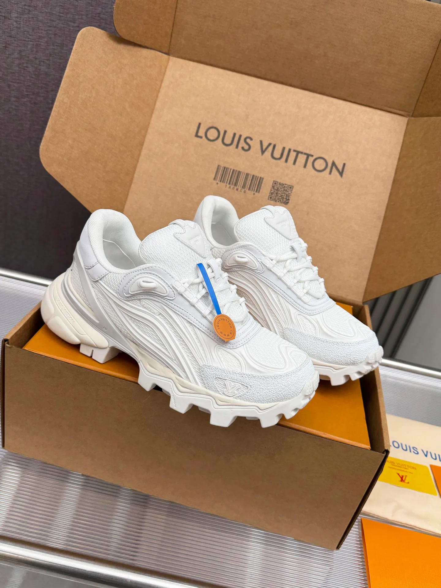 Кроссовки Женские Louis Vuitton 11679414