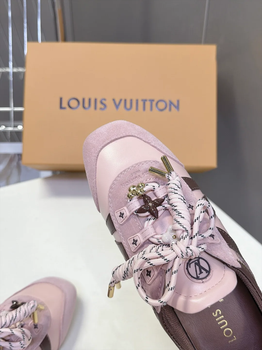 Кроссовки Женские Louis Vuitton 18005455