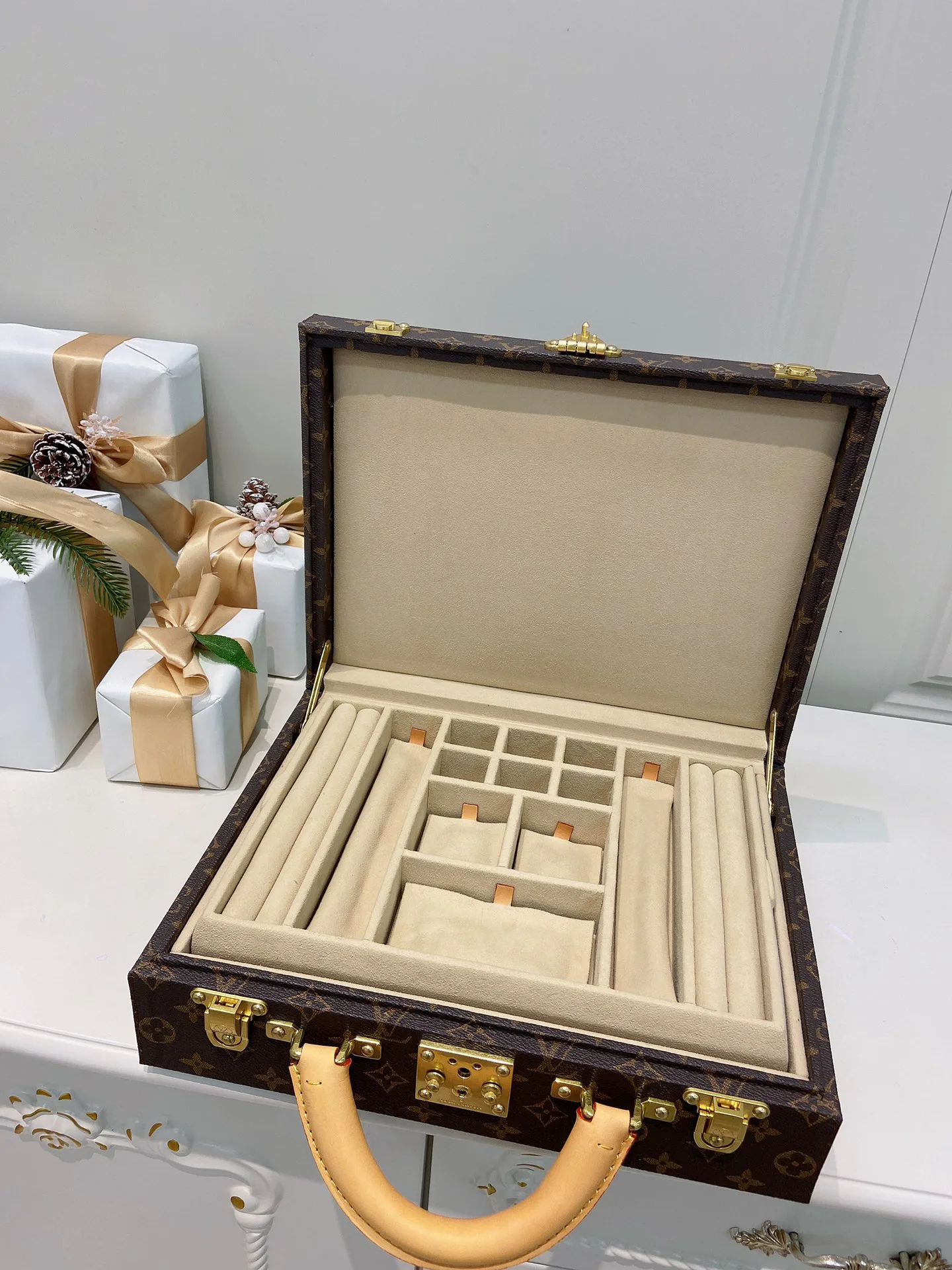 Классические Сумки Женские Louis Vuitton 11451434