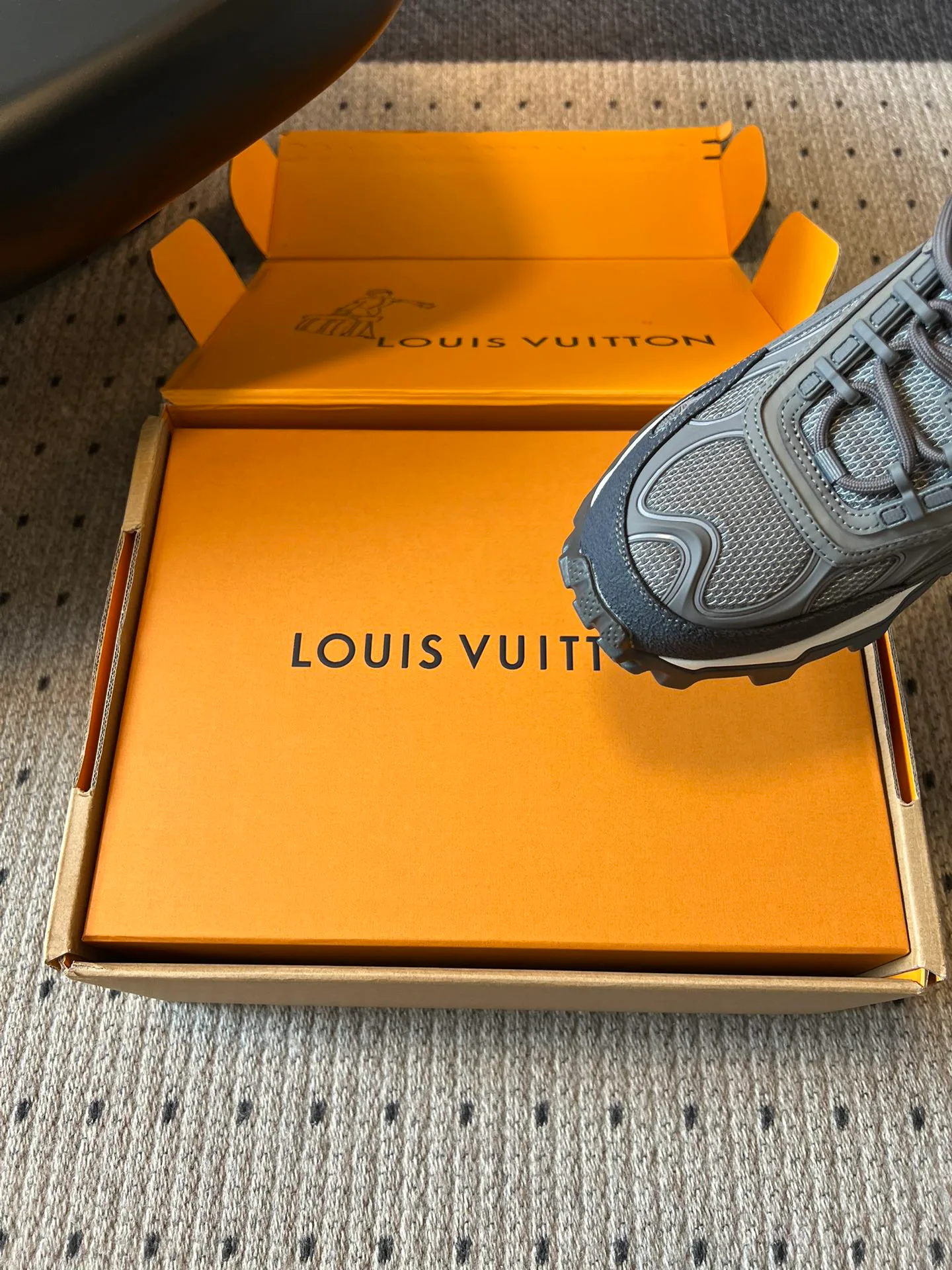 Кроссовки Женские Louis Vuitton 13241038