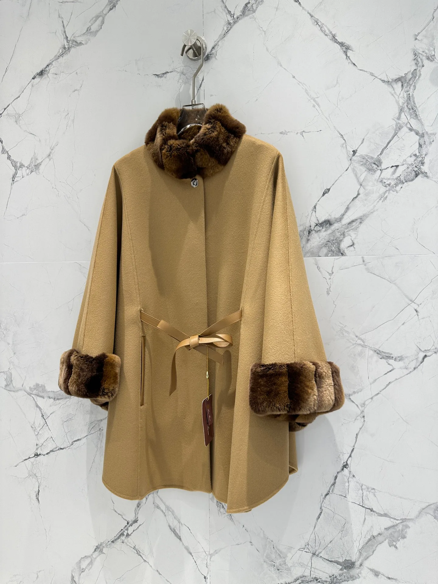 Пальто Женские Loro Piana 18513170