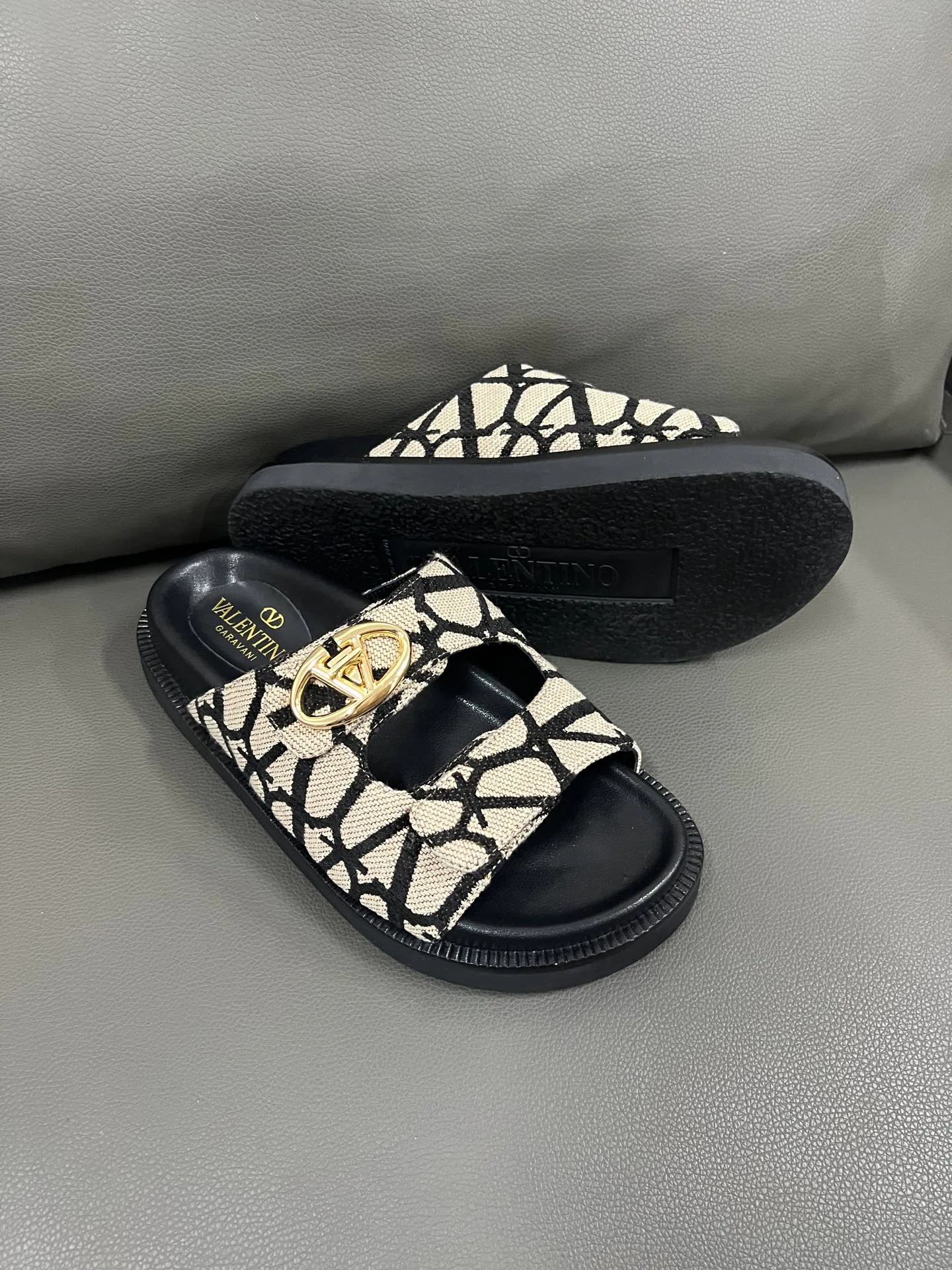 Шлепанцы Женские Valentino 29011