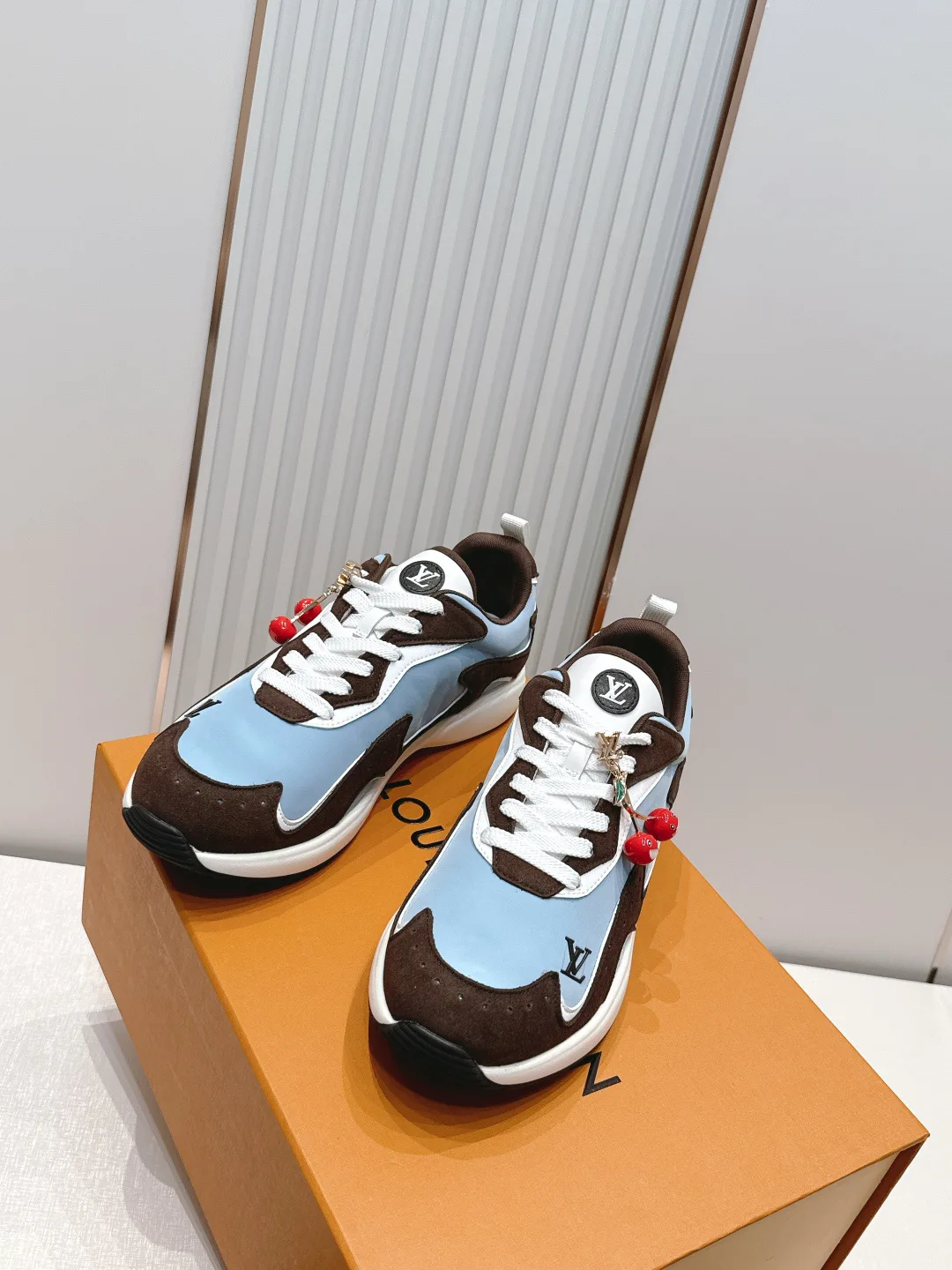 Кроссовки Мужские Louis Vuitton 17926424