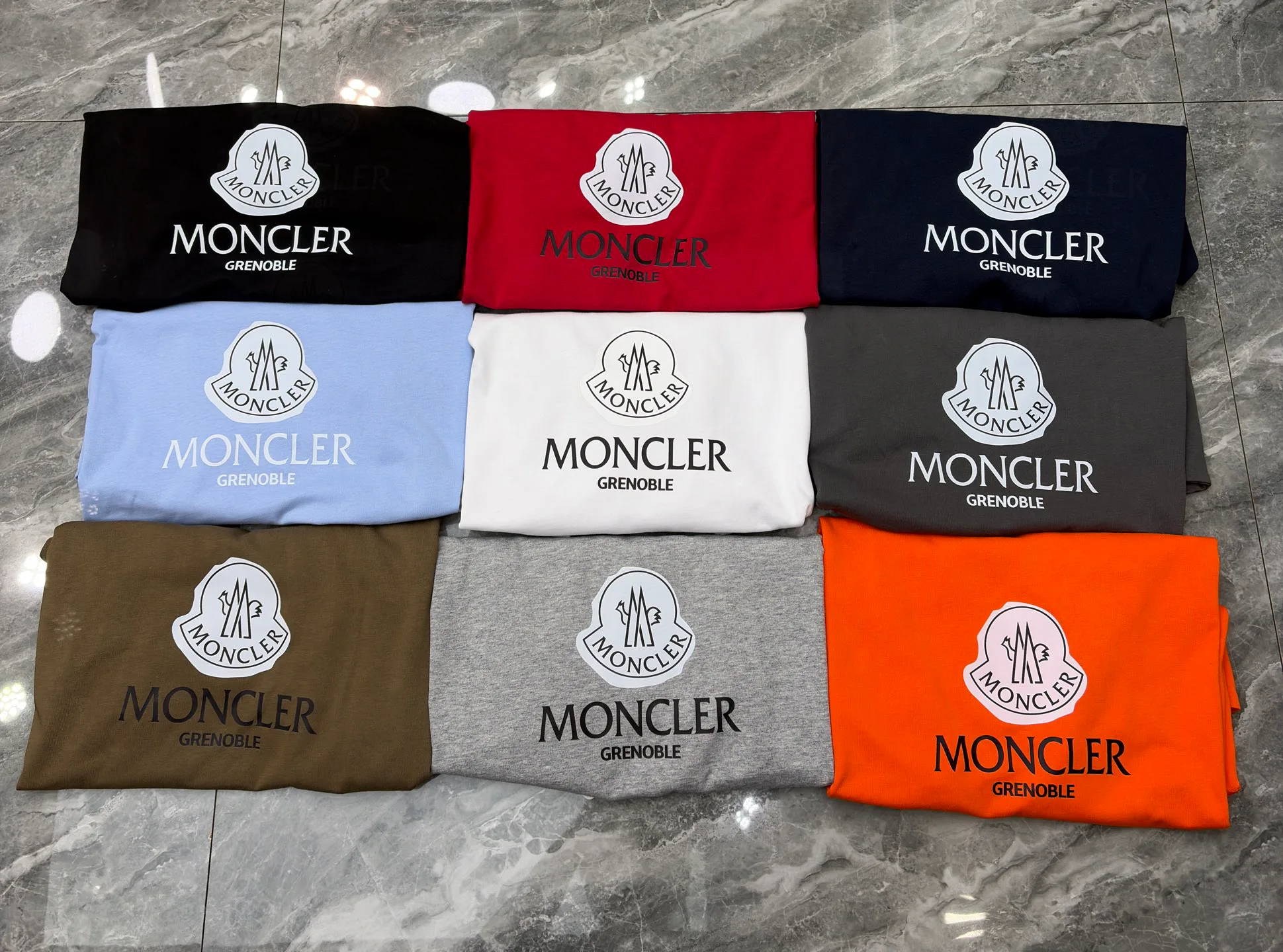 Футболки Женские Moncler 11424382