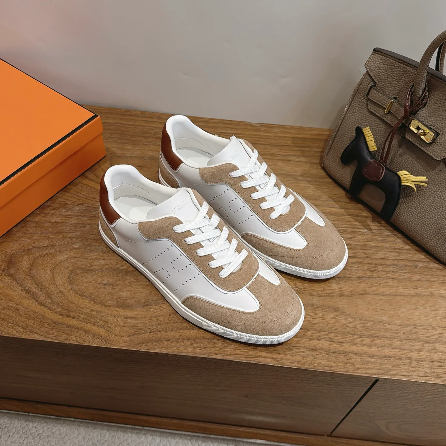 Кроссовки Женские Hermes 18230934