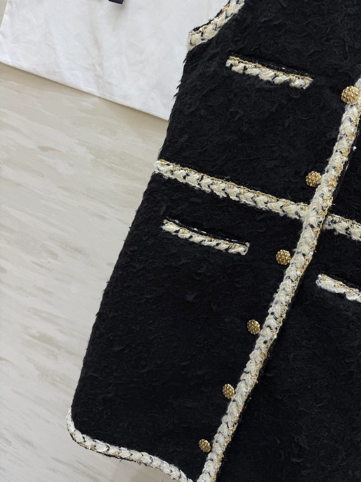 Жилеты Женские Chanel 10088703