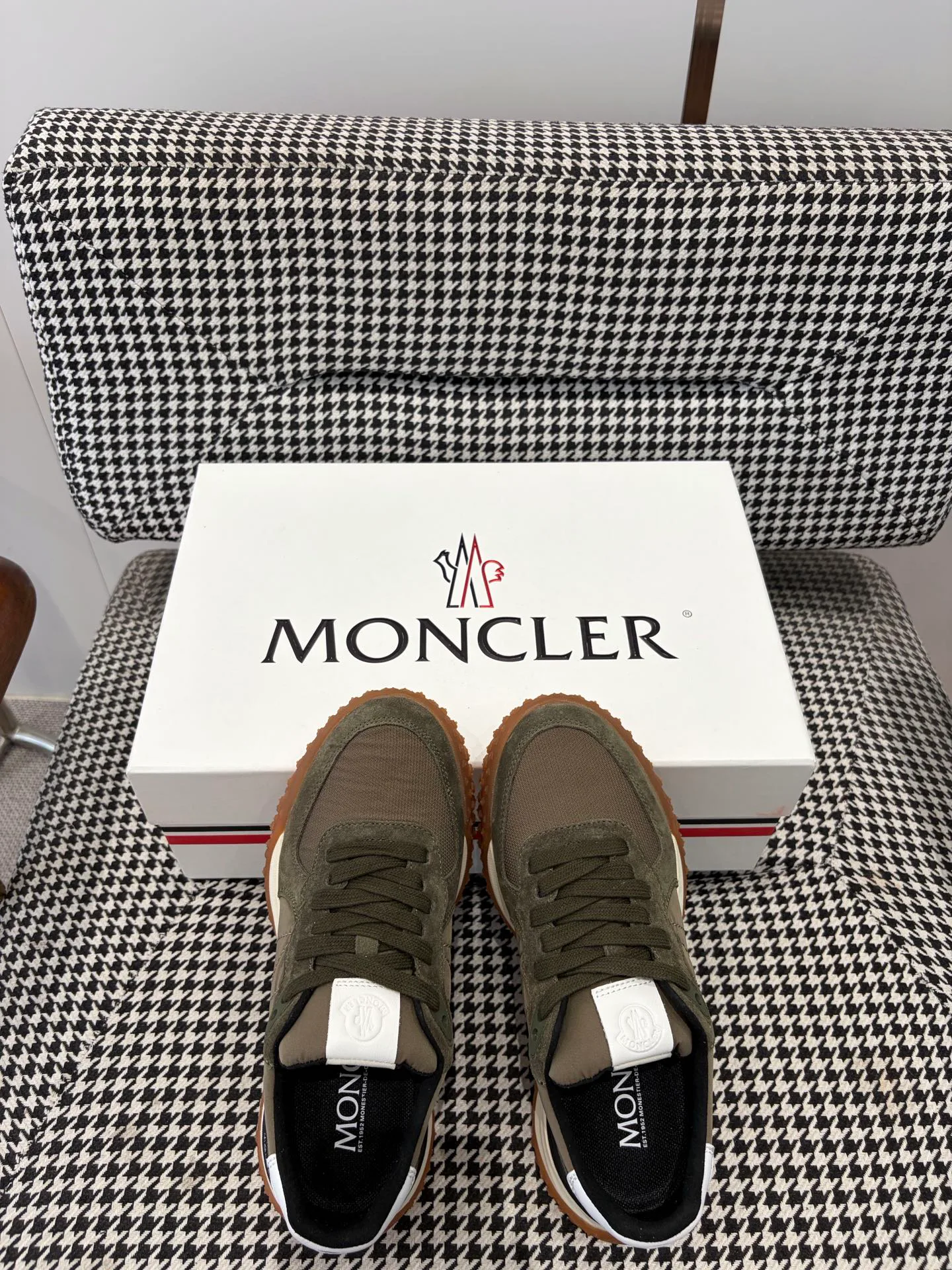 Кроссовки Женские Moncler 19081253