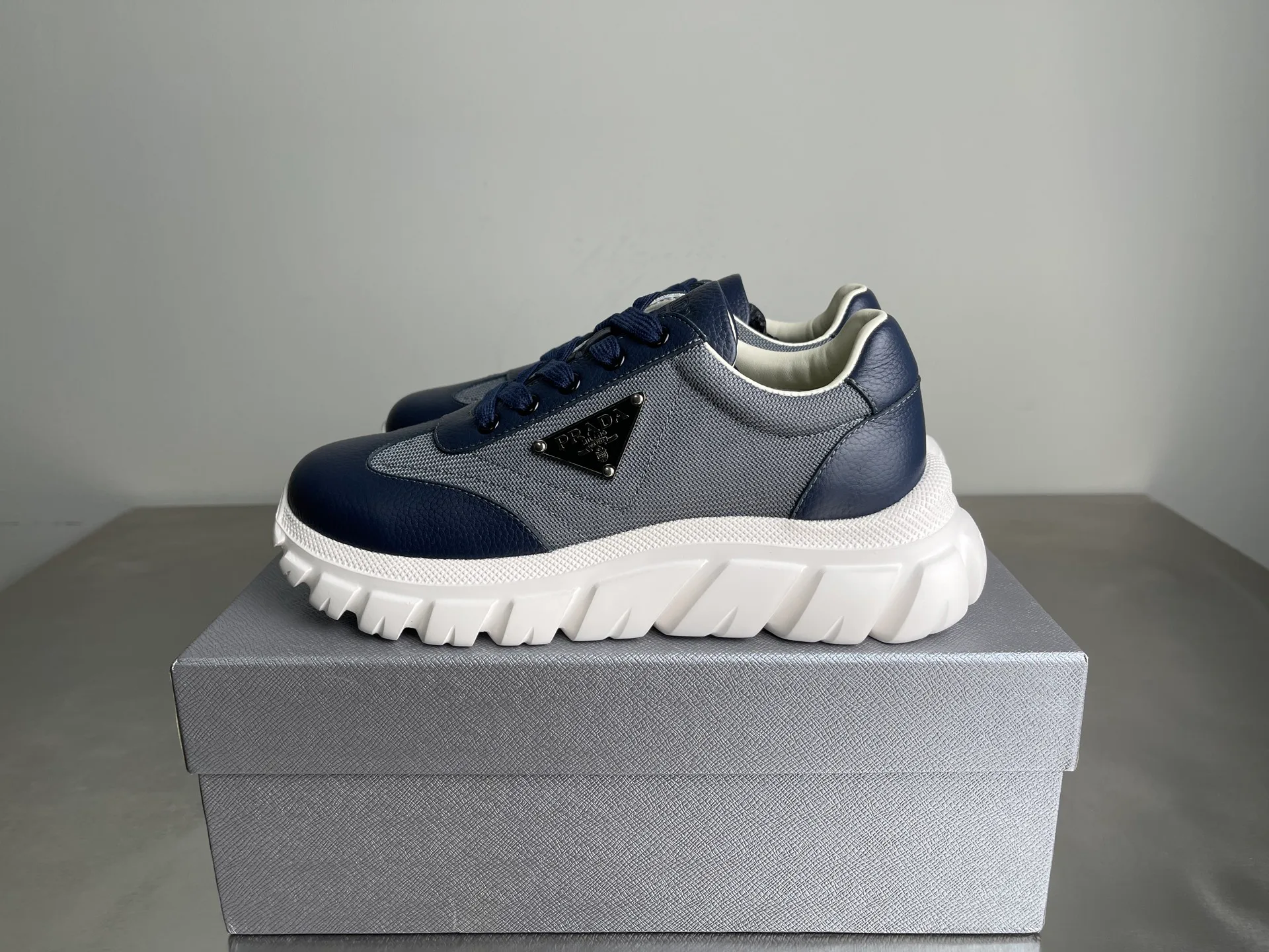 Кроссовки Мужские Prada 5058283