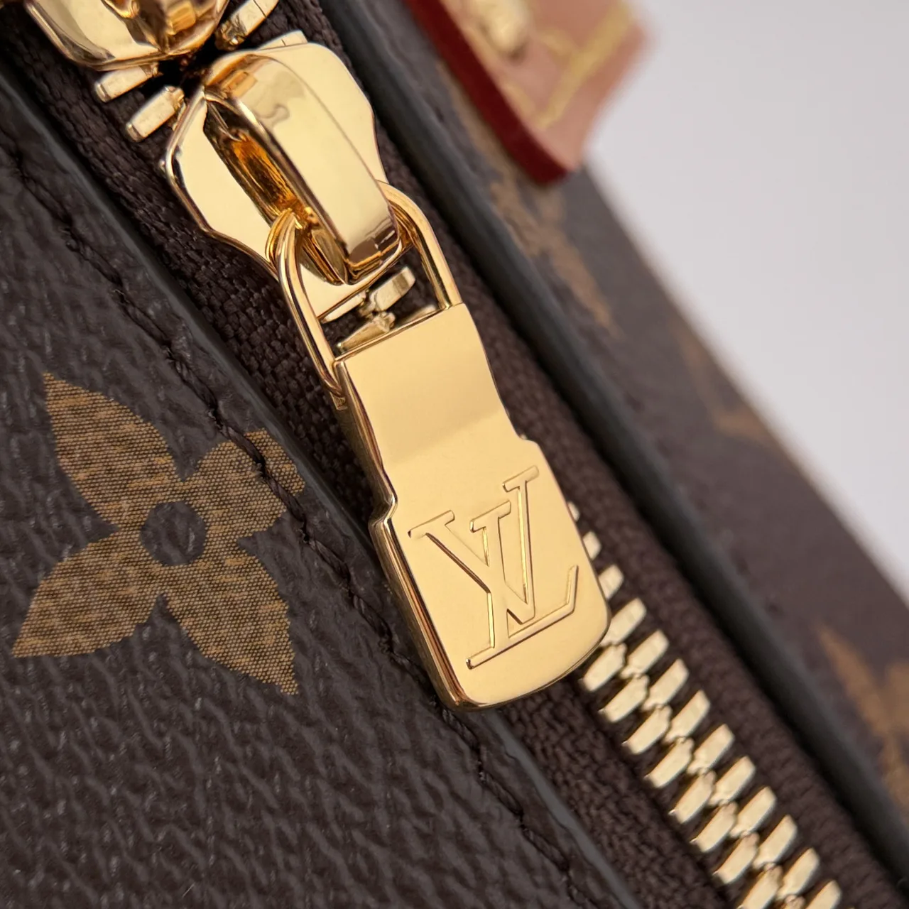 Классические Сумки Женские Louis Vuitton 17973920