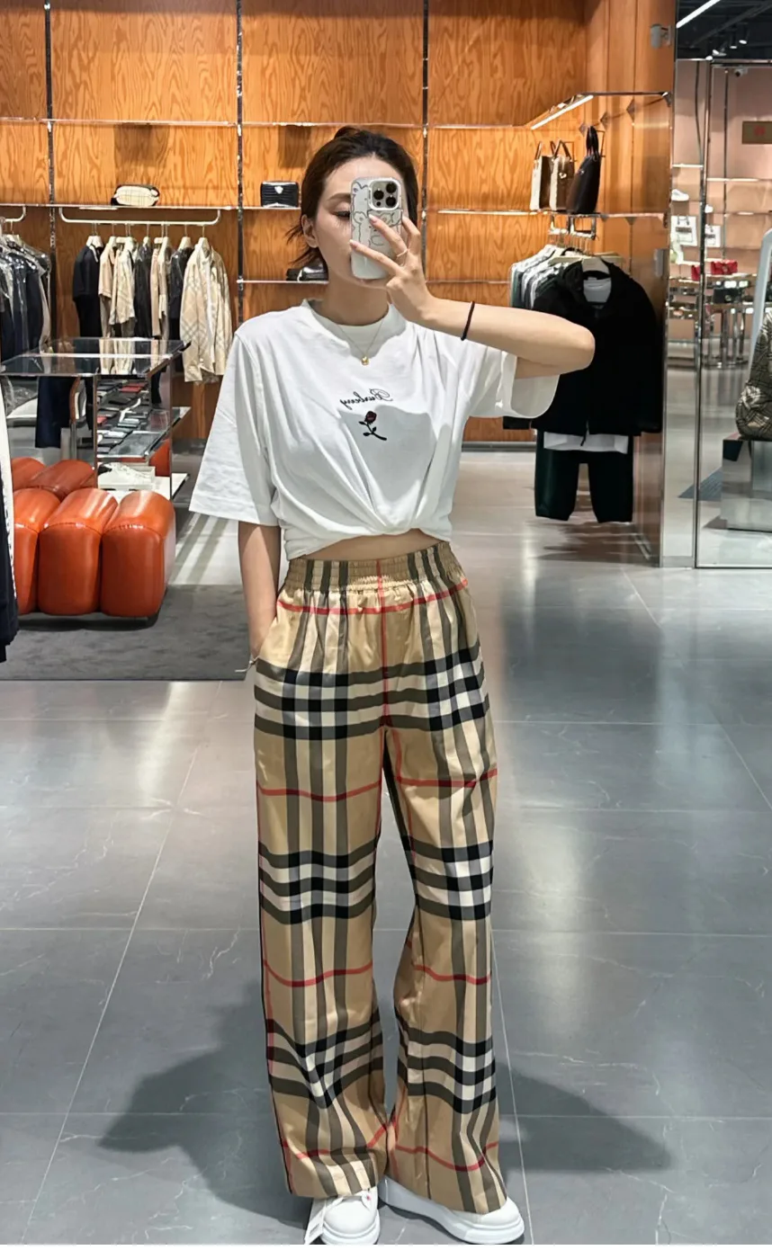 Брюки Женские Burberry 11358102