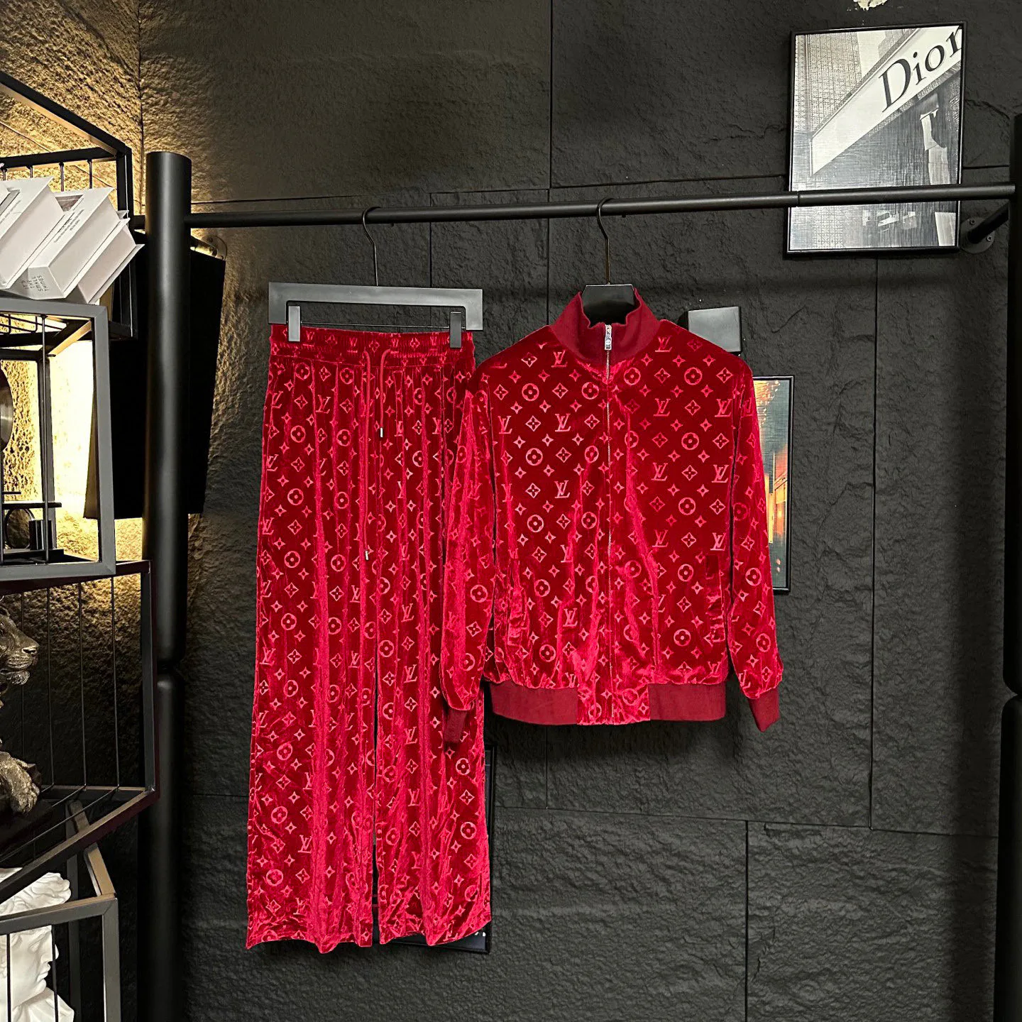 Костюмы Женские Louis Vuitton 1850835