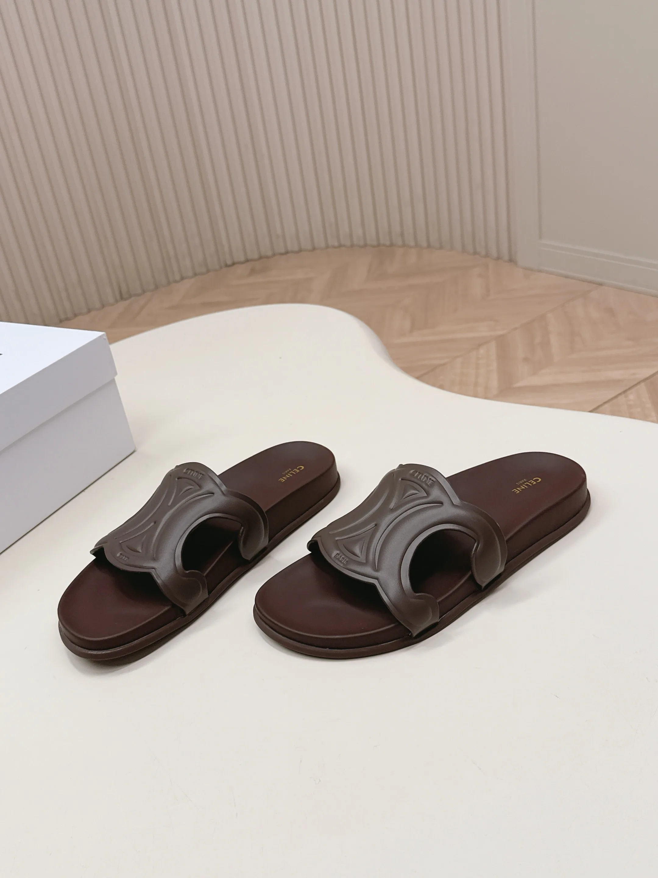 Шлепанцы Женские Celine 11648923