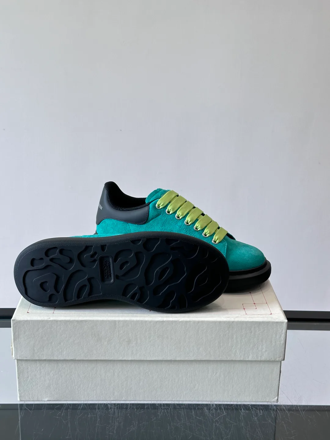 Кроссовки Женские Alexander Mcqueen 17447547