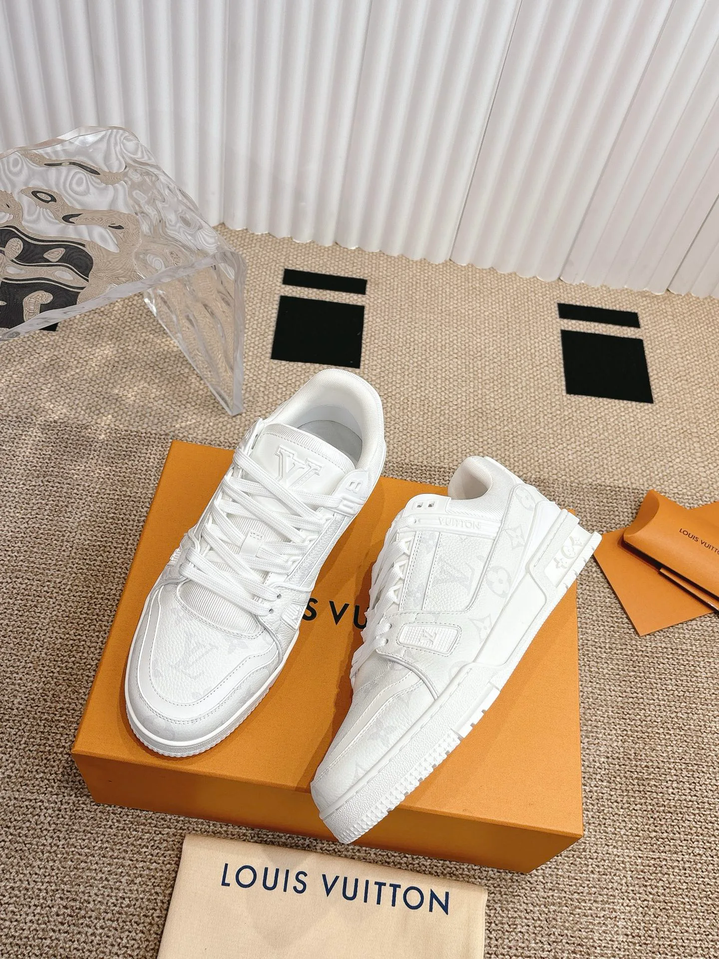 Кроссовки Женские Louis Vuitton 18324768