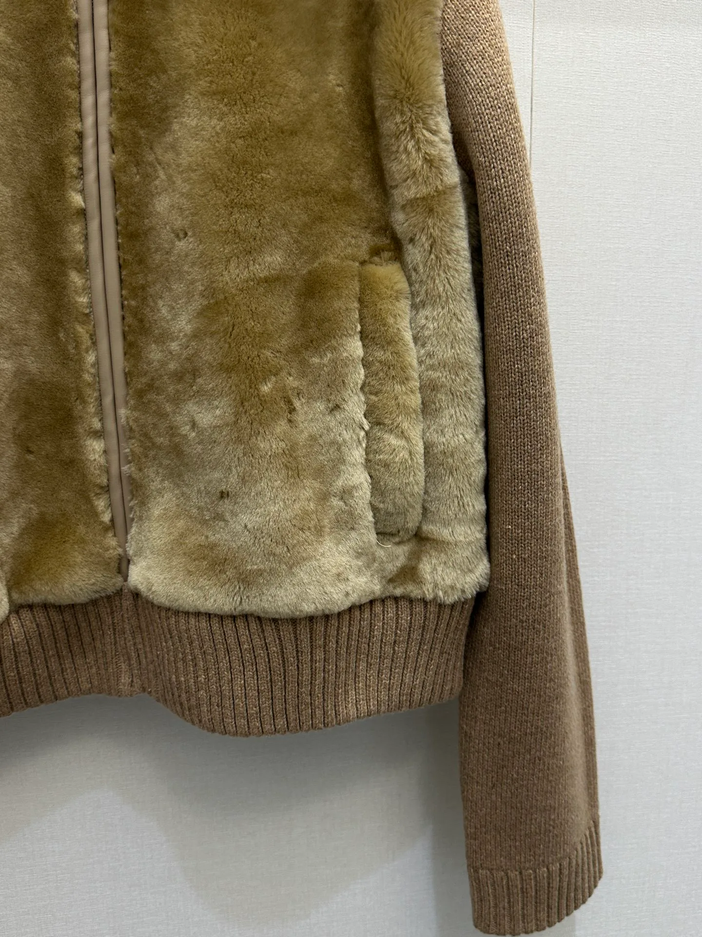 Кожаные Куртки И Дублёнки Женские Miu Miu 1859292