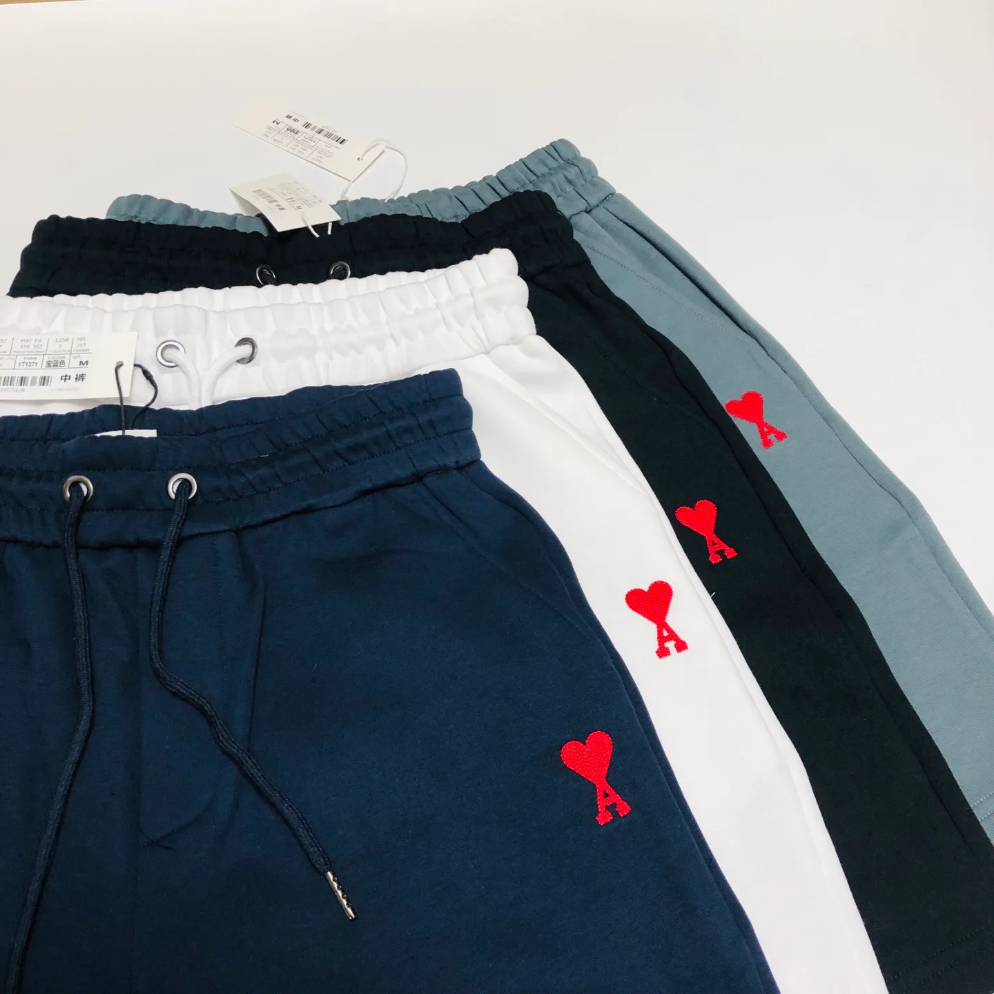 Шорты Мужские Ami Paris 28423