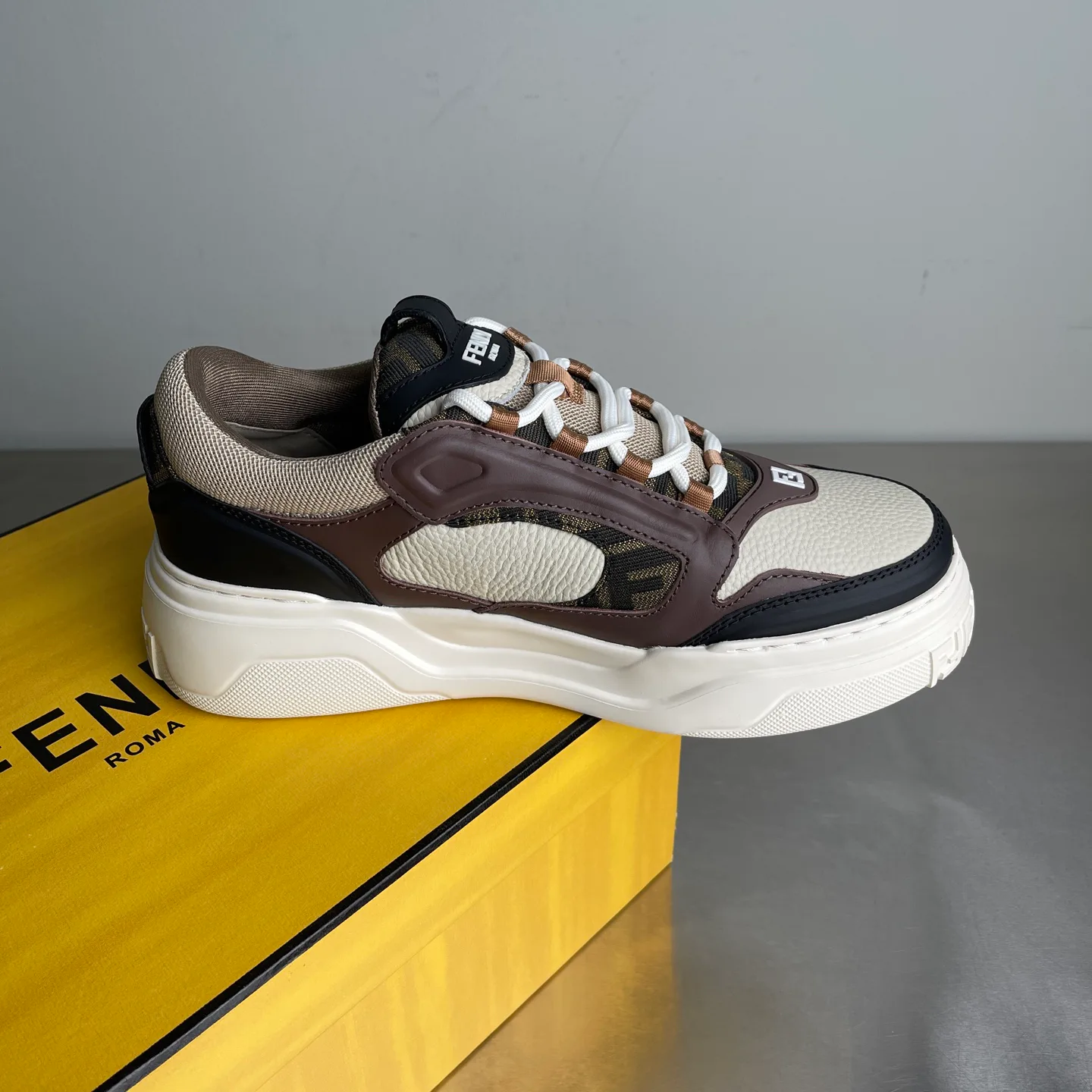Кроссовки Мужские Fendi 9464408