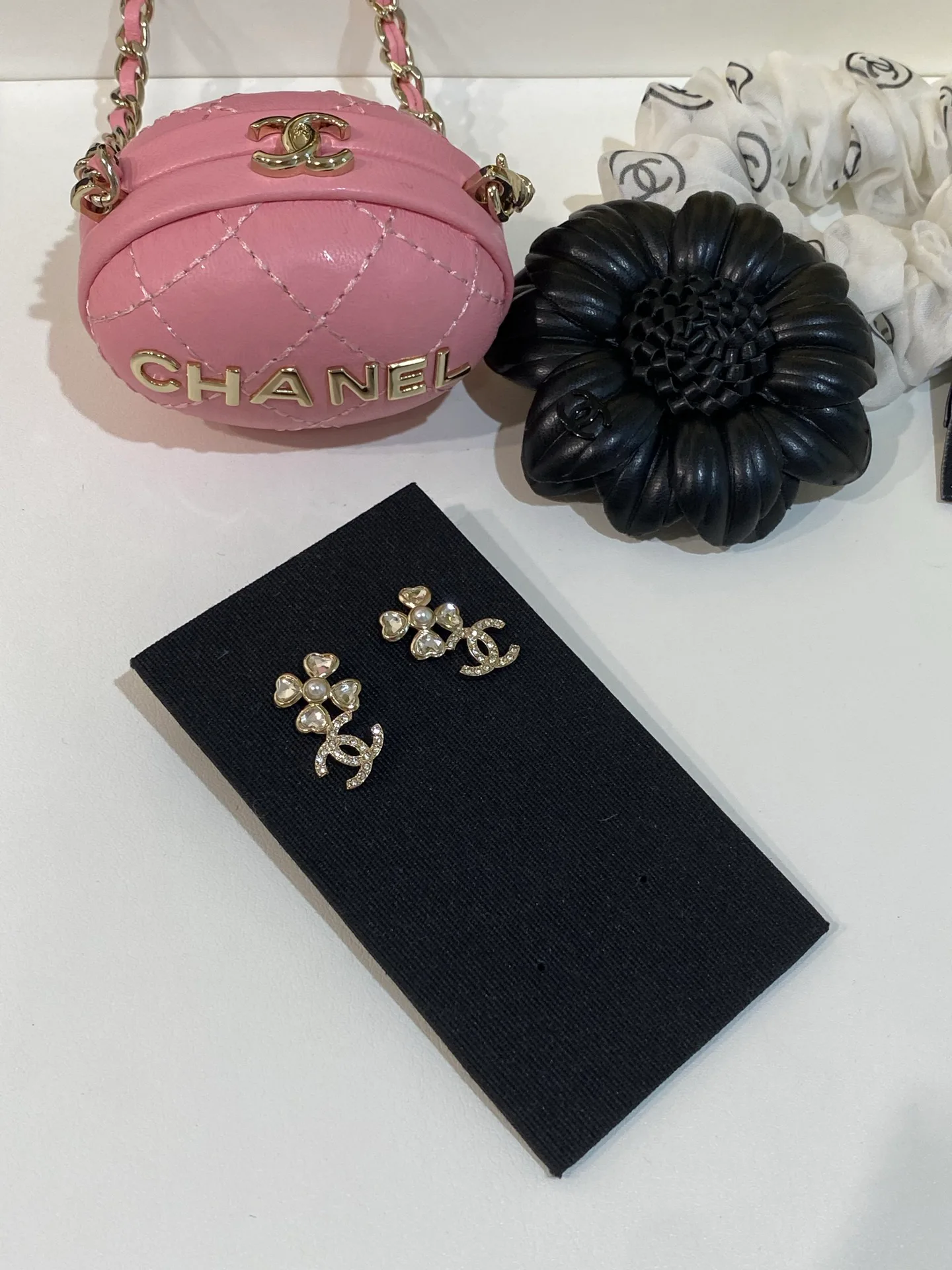 Бижутерия Chanel 18122408