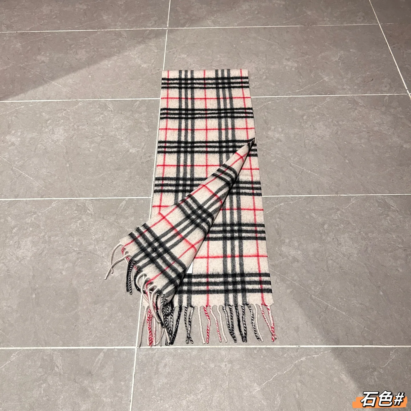 Шарфы Burberry 18507397