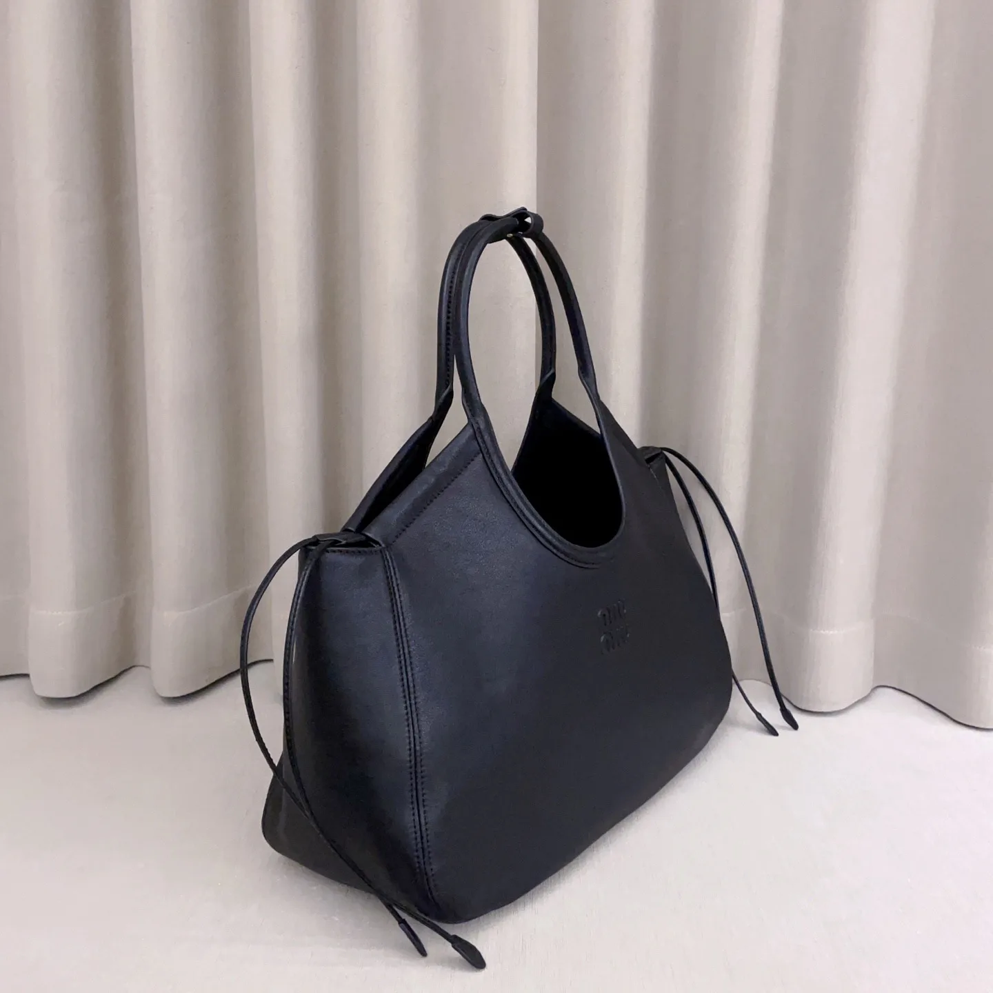 Классические Сумки Женские Miu Miu 18248086