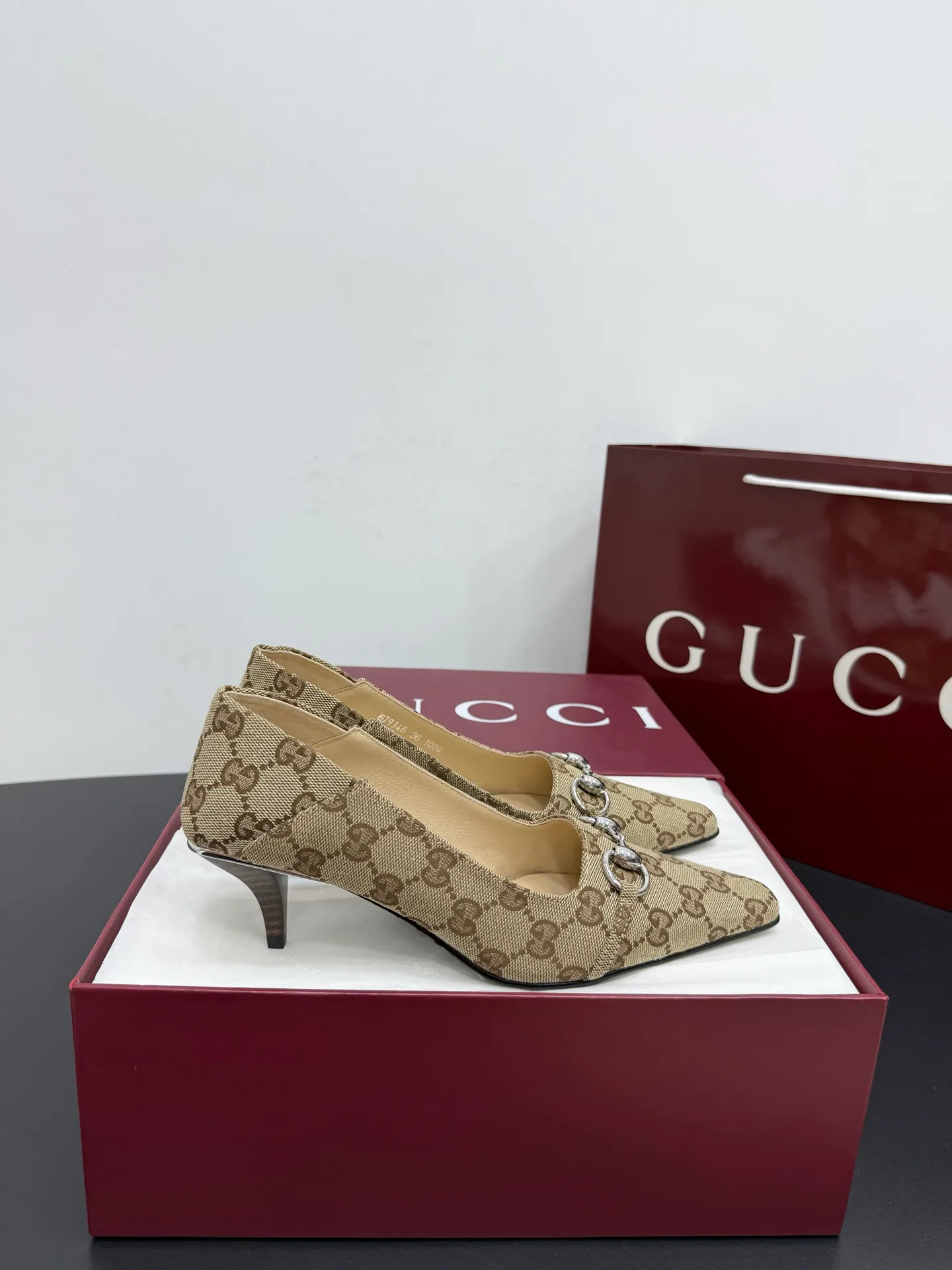Туфли Женские Gucci 882802