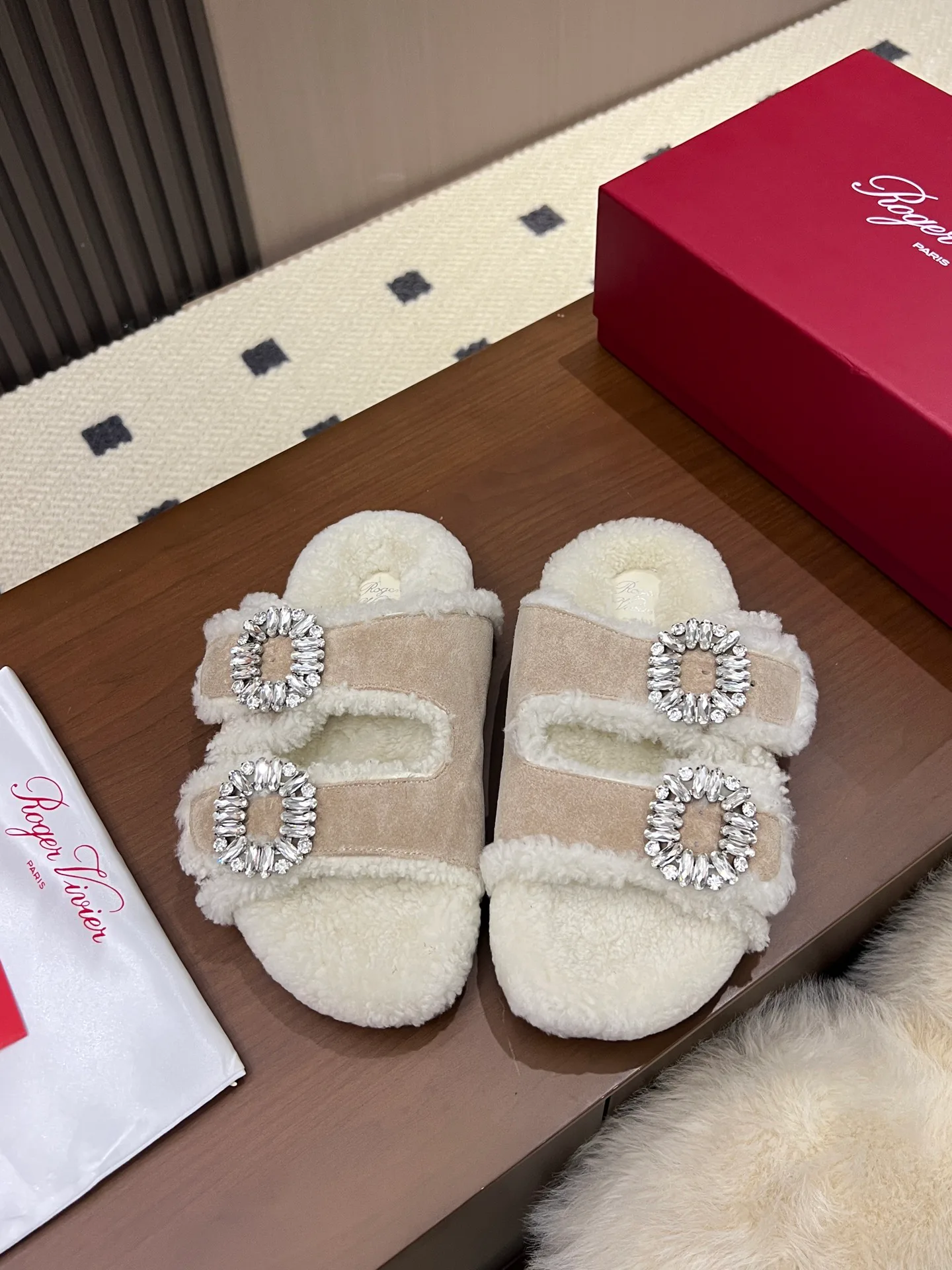 Тапочки Женские Roger Vivier 18877009