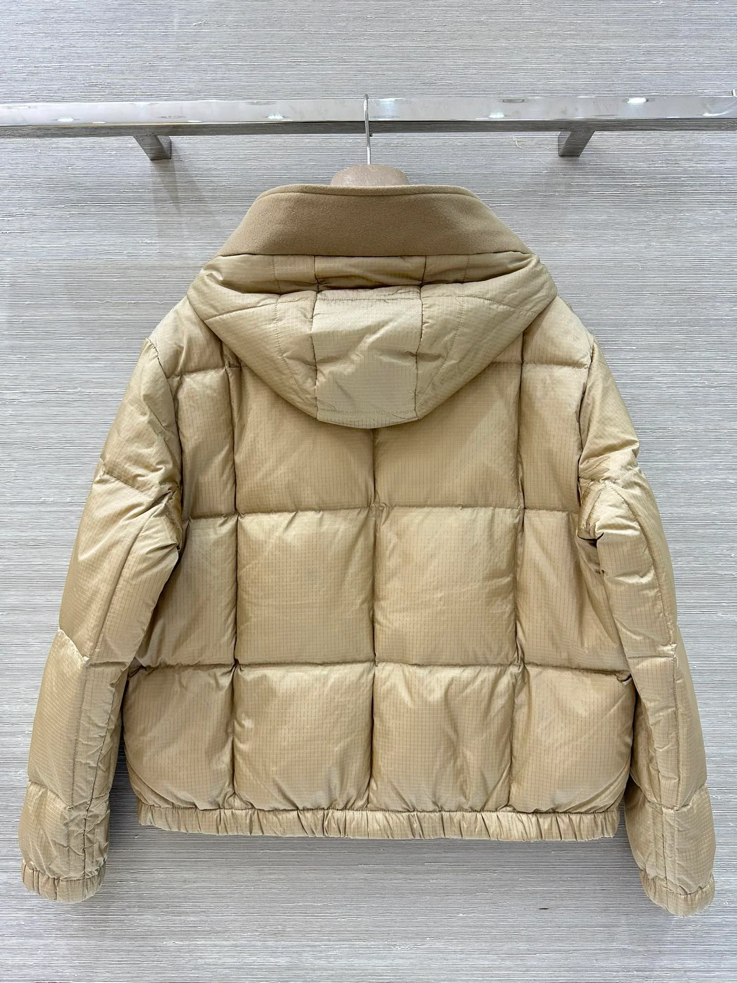 Куртки И Пуховики Женские Louis Vuitton 95317