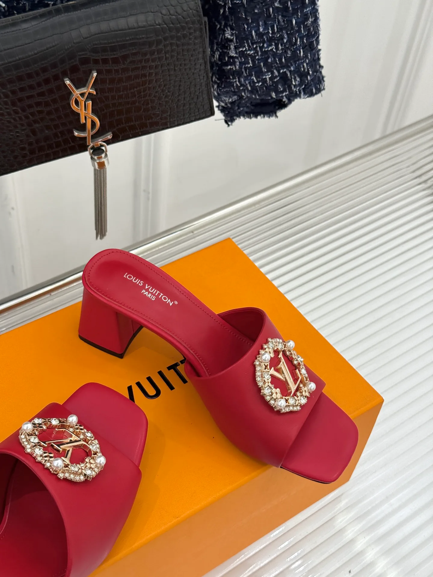 Босоножки Женские Louis Vuitton 2768105