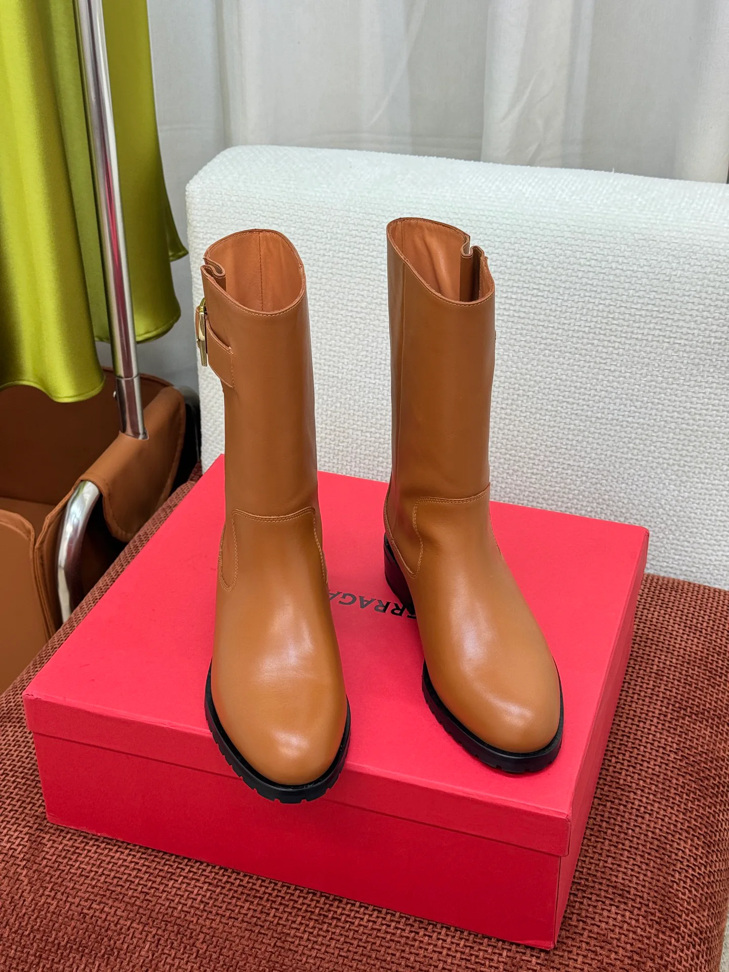 Сапоги Женские Salvatore Ferragamo 18341973