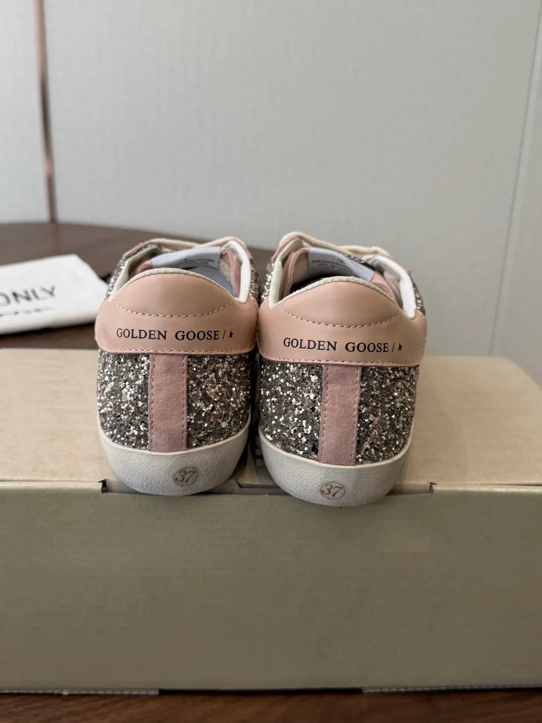 Кроссовки Мужские Golden Goose 19039056