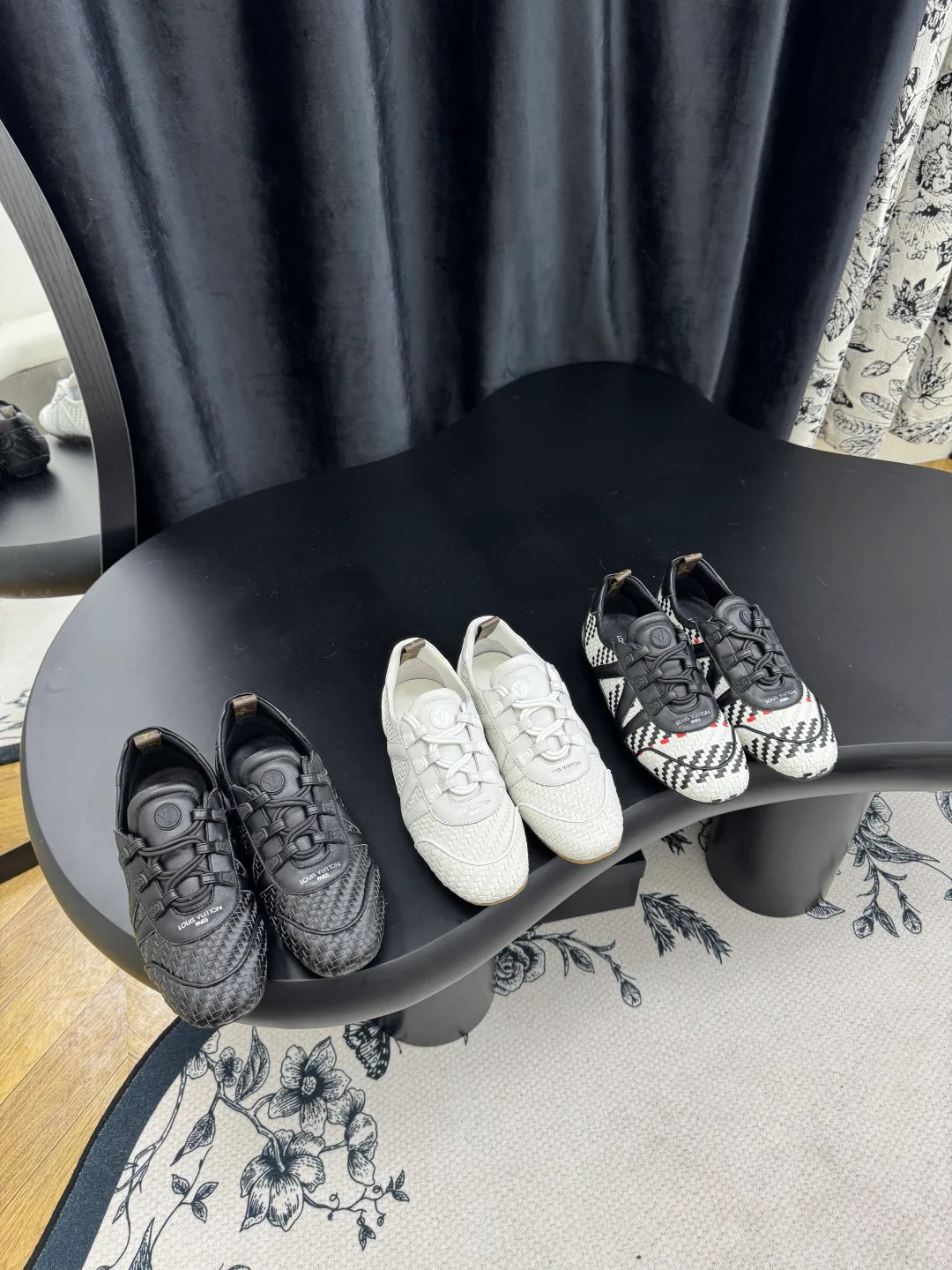 Кроссовки Женские Louis Vuitton 19043369