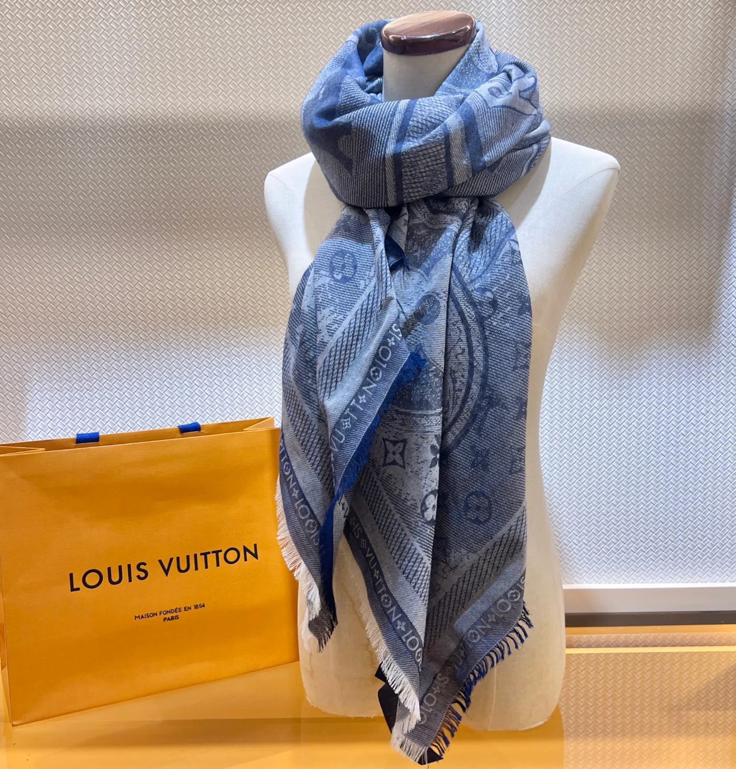 Платки Louis Vuitton 1652171