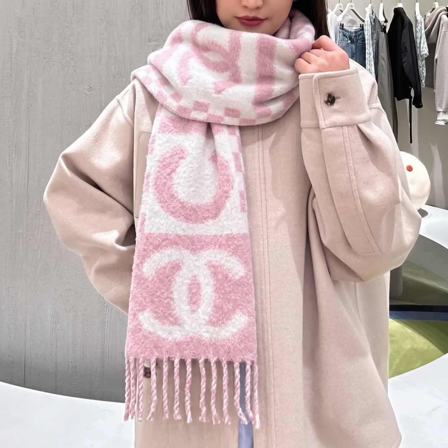 Шарфы Chanel 18322571