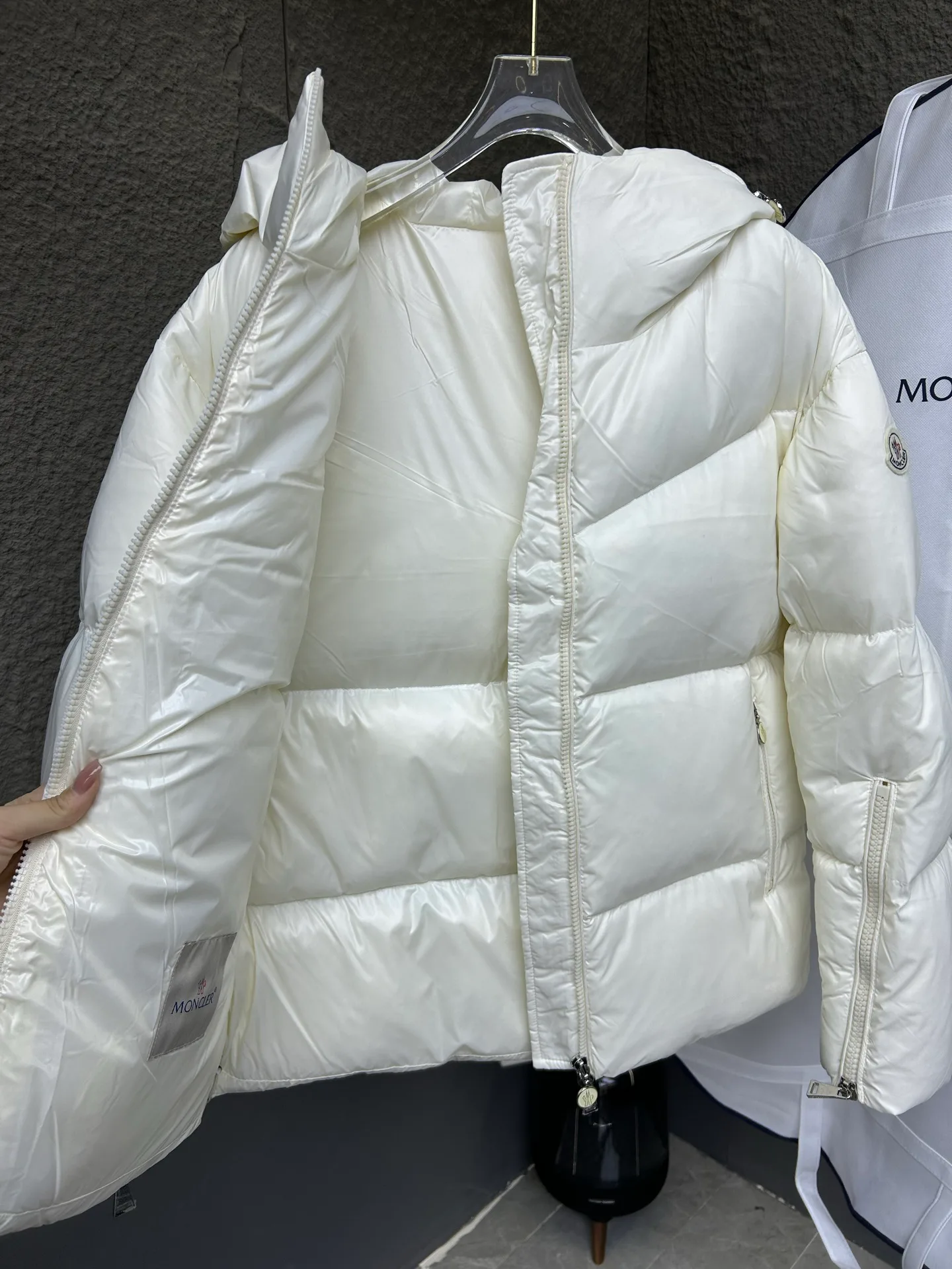 Куртки И Пуховики Женские Moncler 17964477