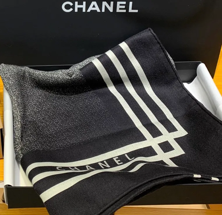 Шарфы Chanel 18673795