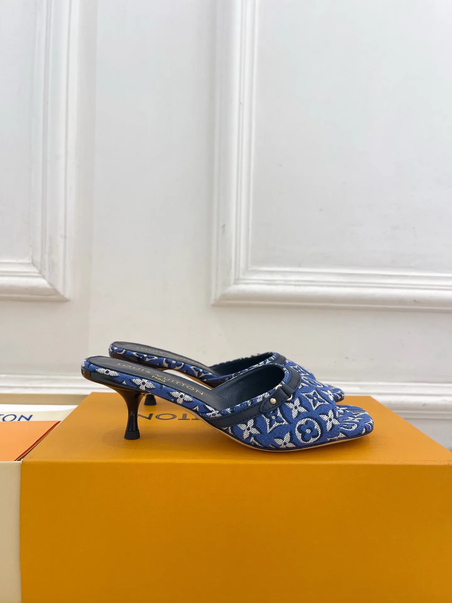 Мюли И Сабо Женские Louis Vuitton 17506938