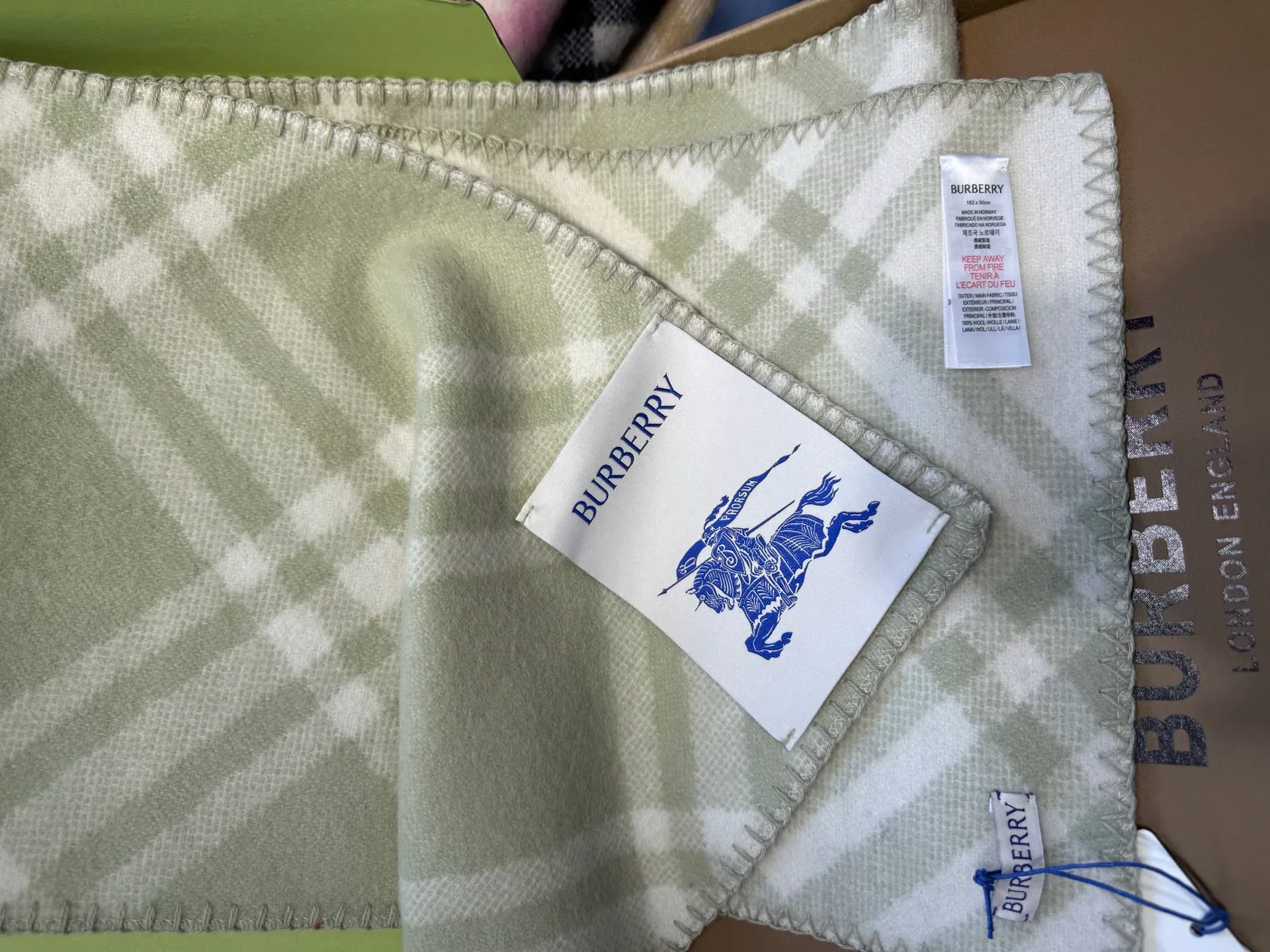 Шарфы Burberry 3874284