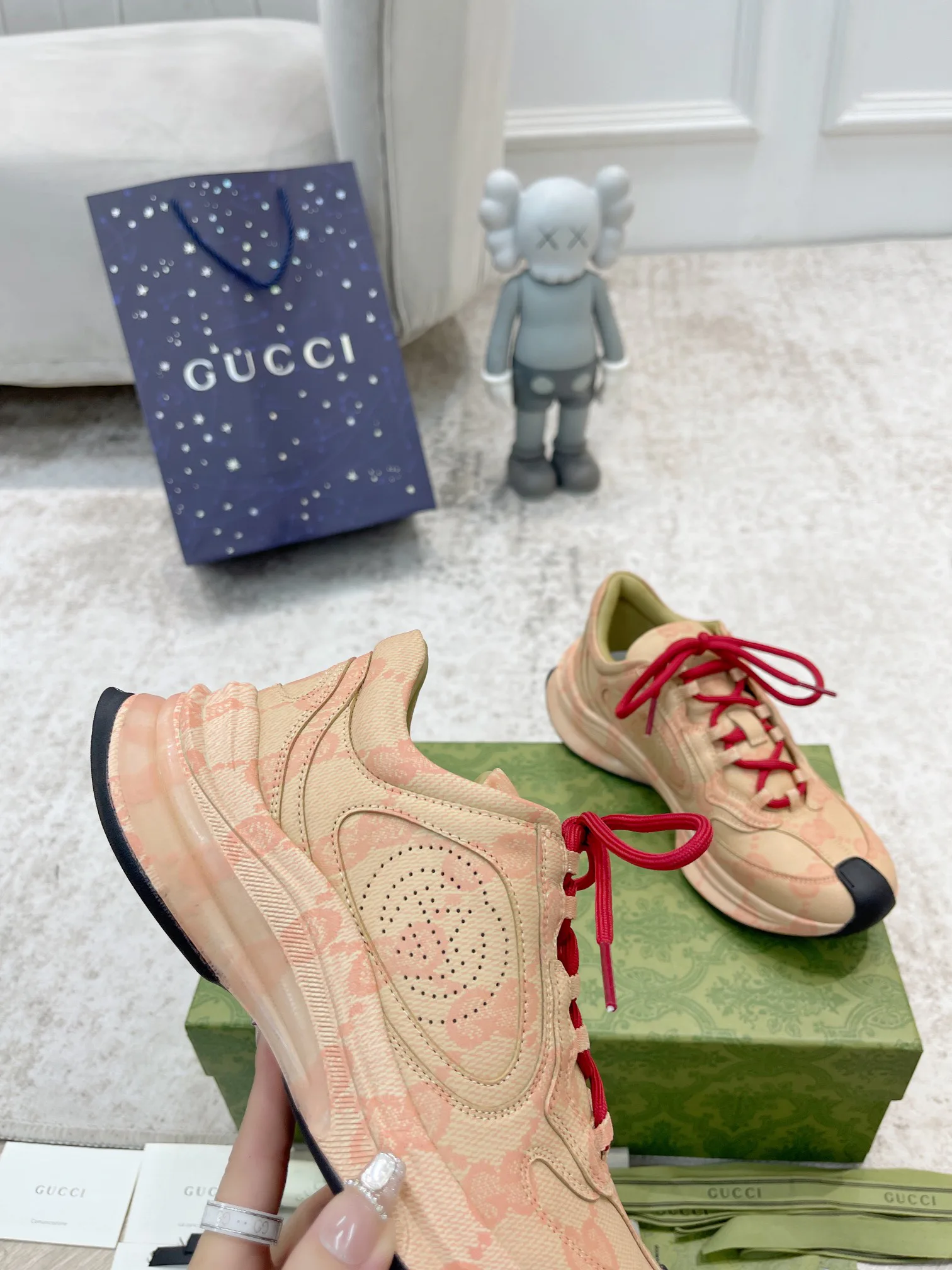 Кроссовки Женские Gucci 173910