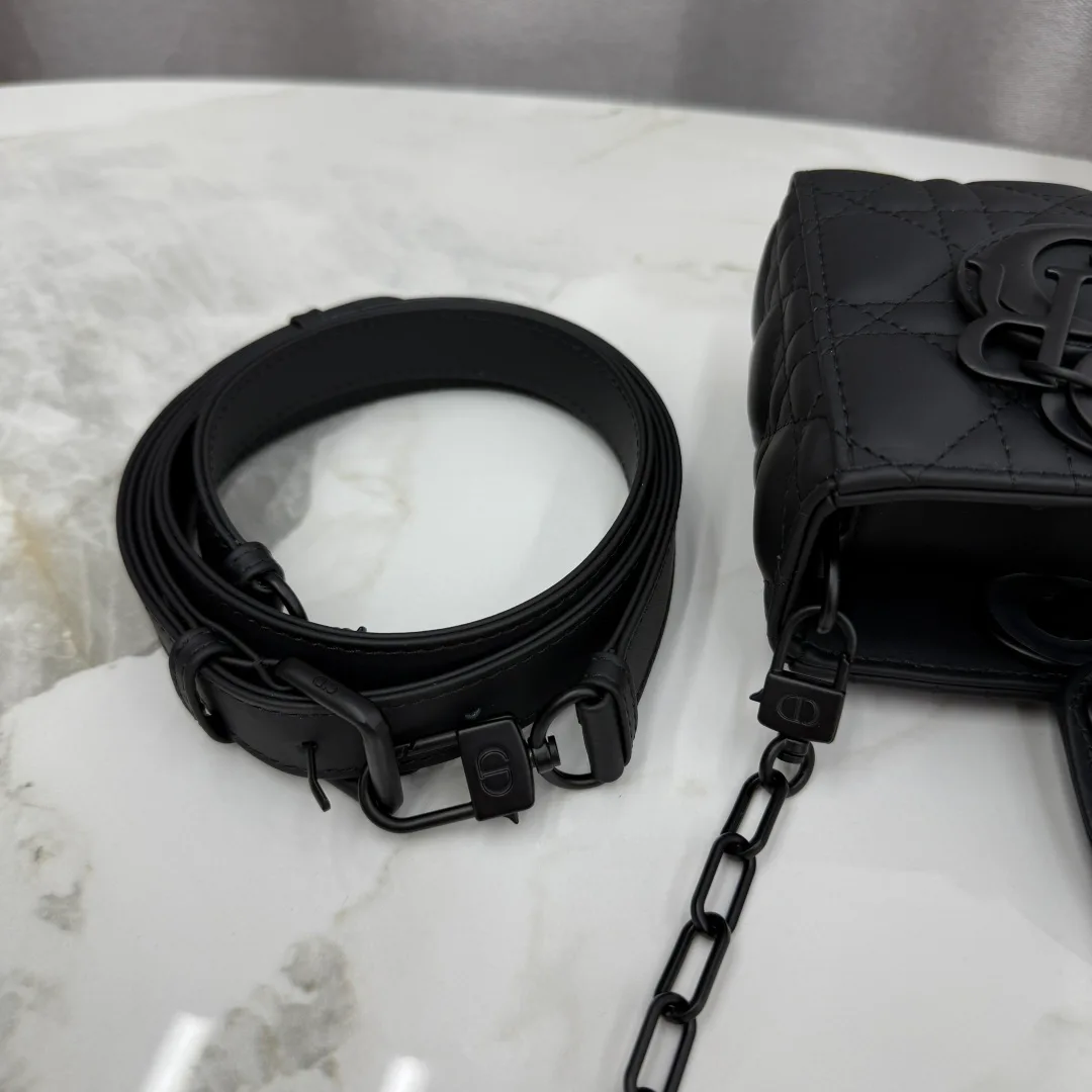 Классические Сумки Женские Christian Dior 11905736