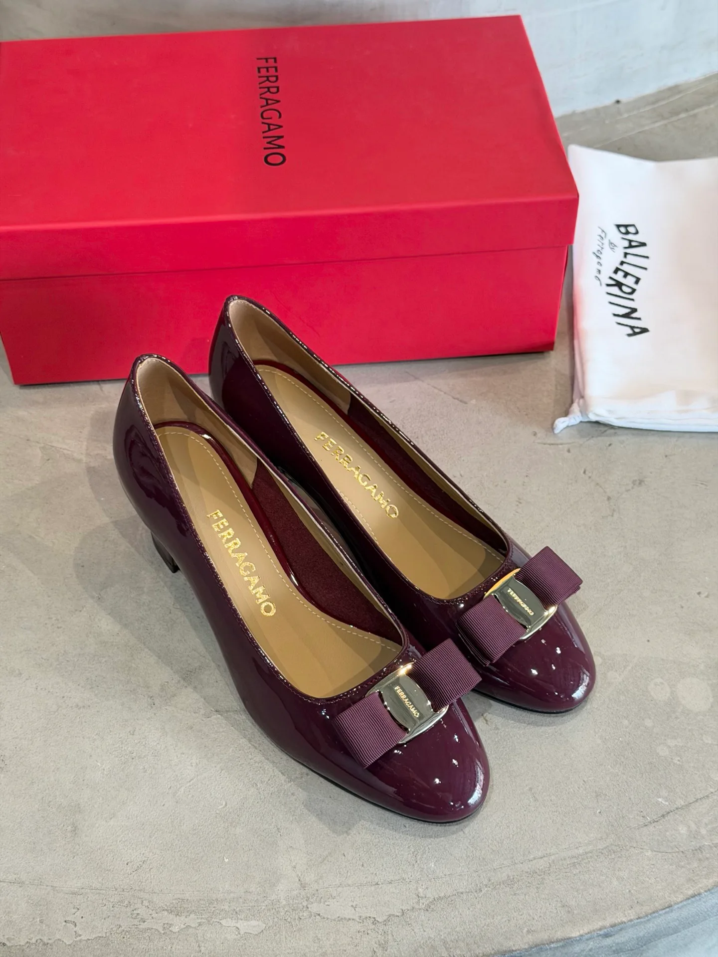 Туфли Женские Salvatore Ferragamo 11703594