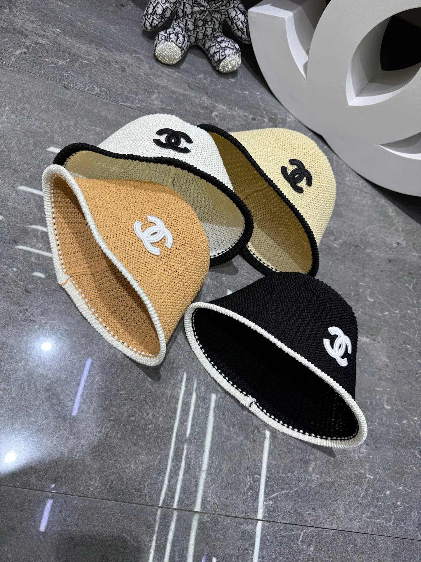 Головные Уборы Chanel 17810491