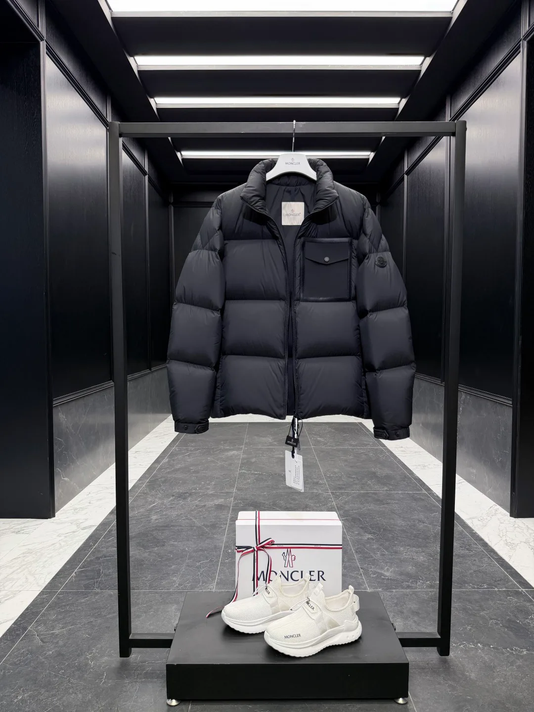 Куртки И Пуховики Мужские Moncler 1283061