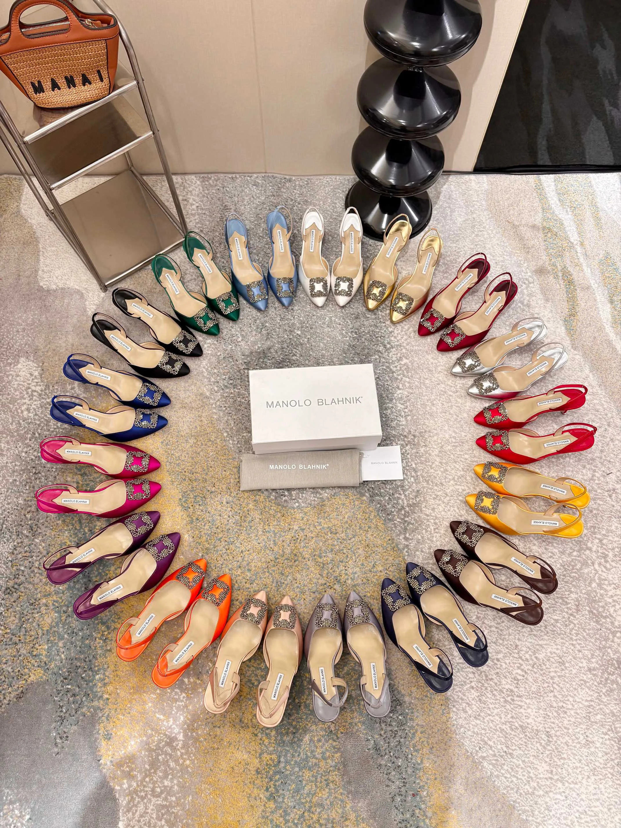 Туфли Женские Manolo Blahnik 17163300