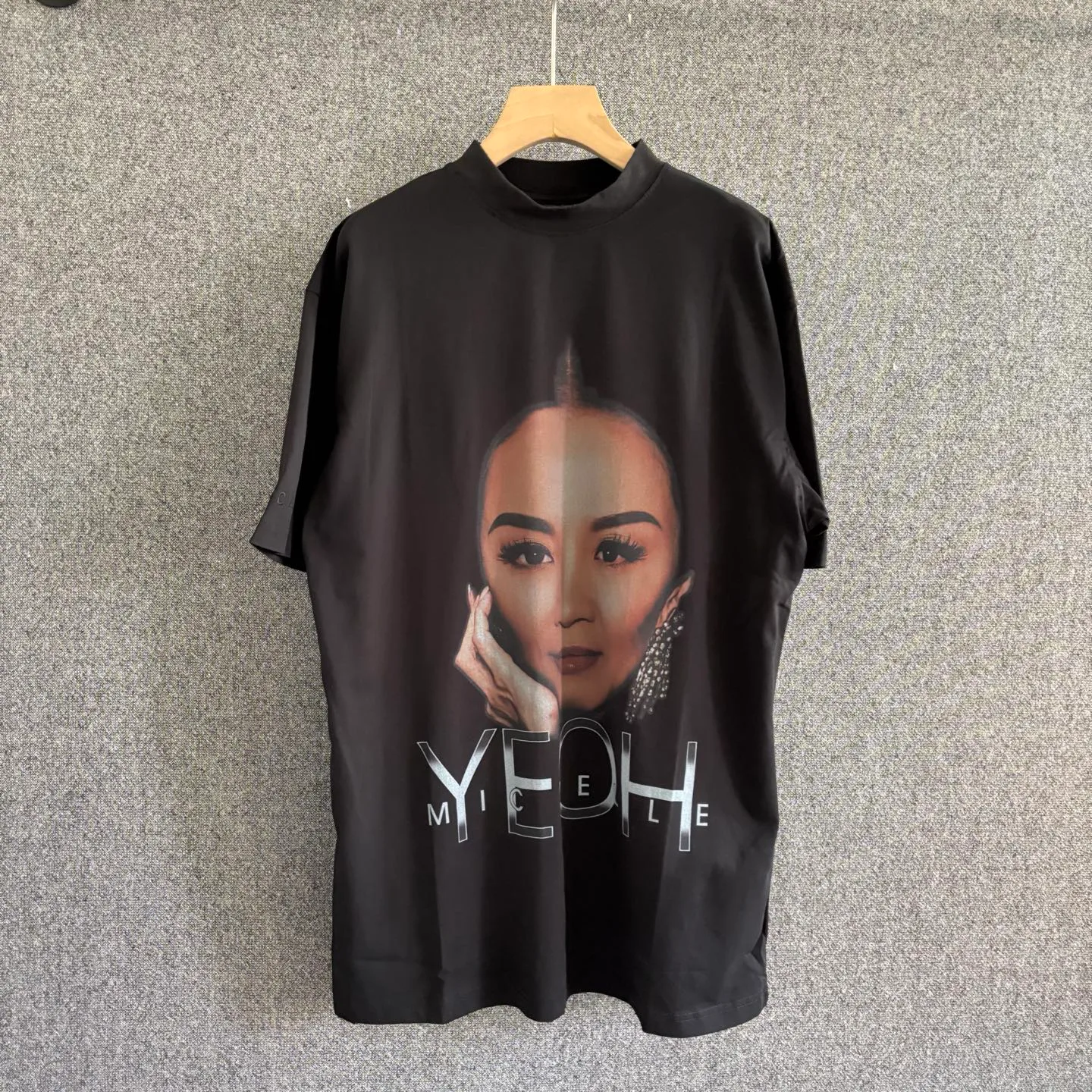 Футболки Женские Balenciaga Футболки Женские Balenciaga