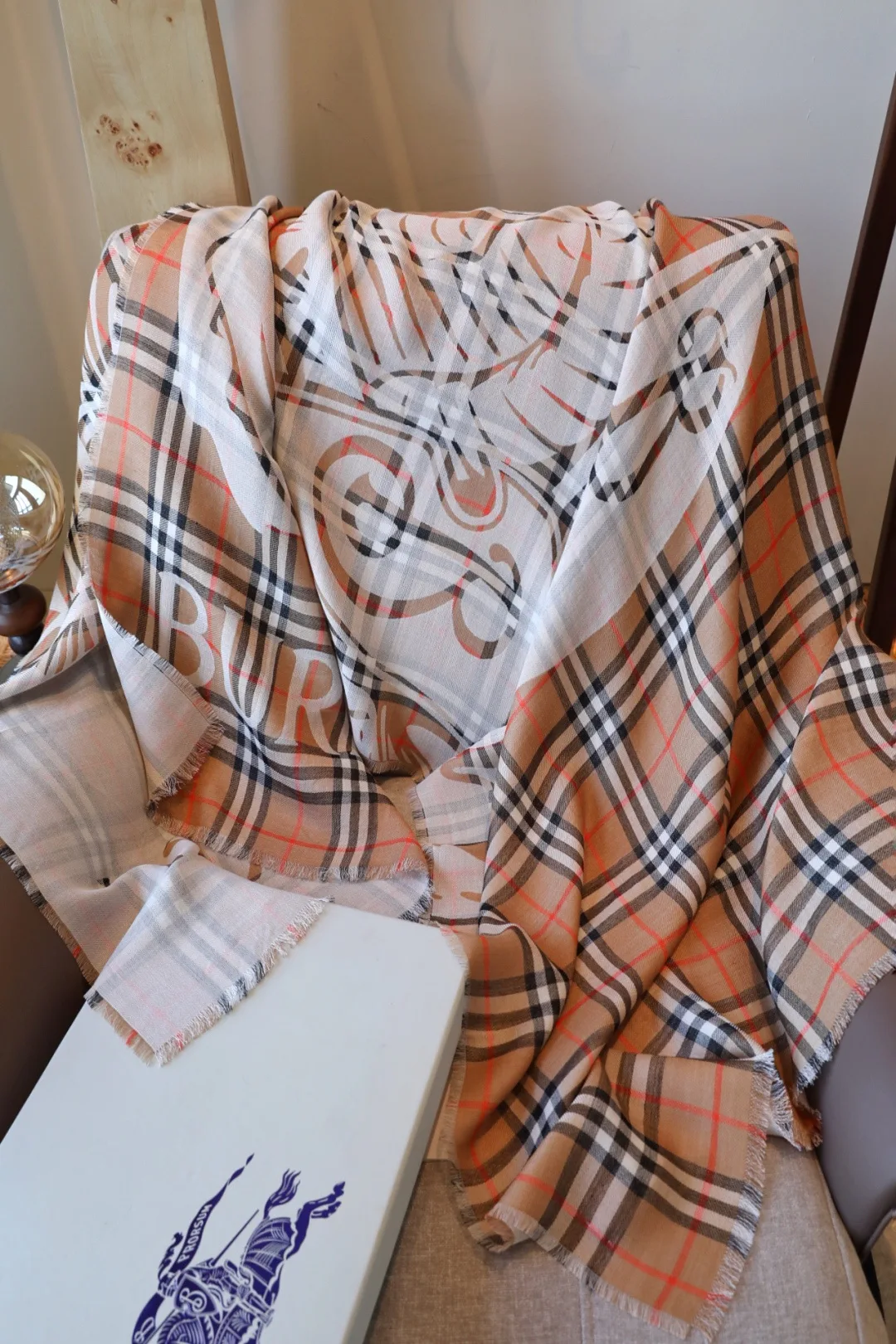 Шарфы Burberry 18618616