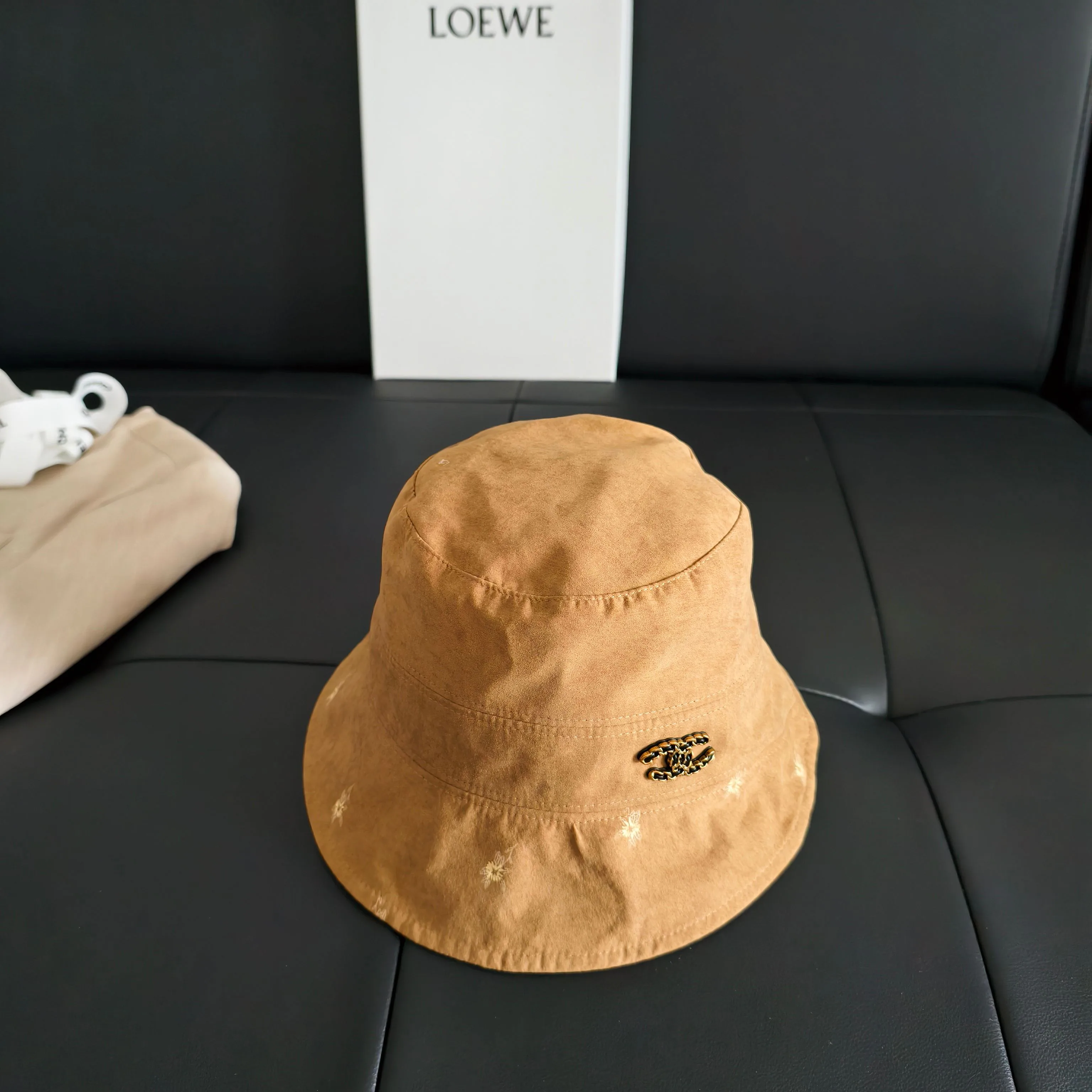 Головные Уборы Chanel 17498273