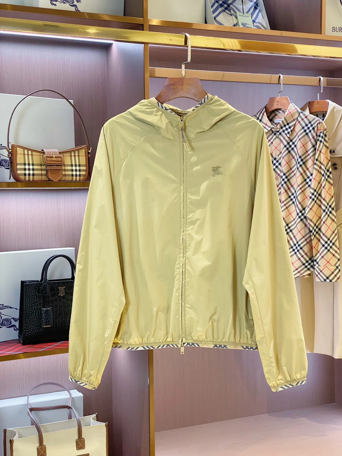 Куртки И Пуховики Женские Burberry 18206388