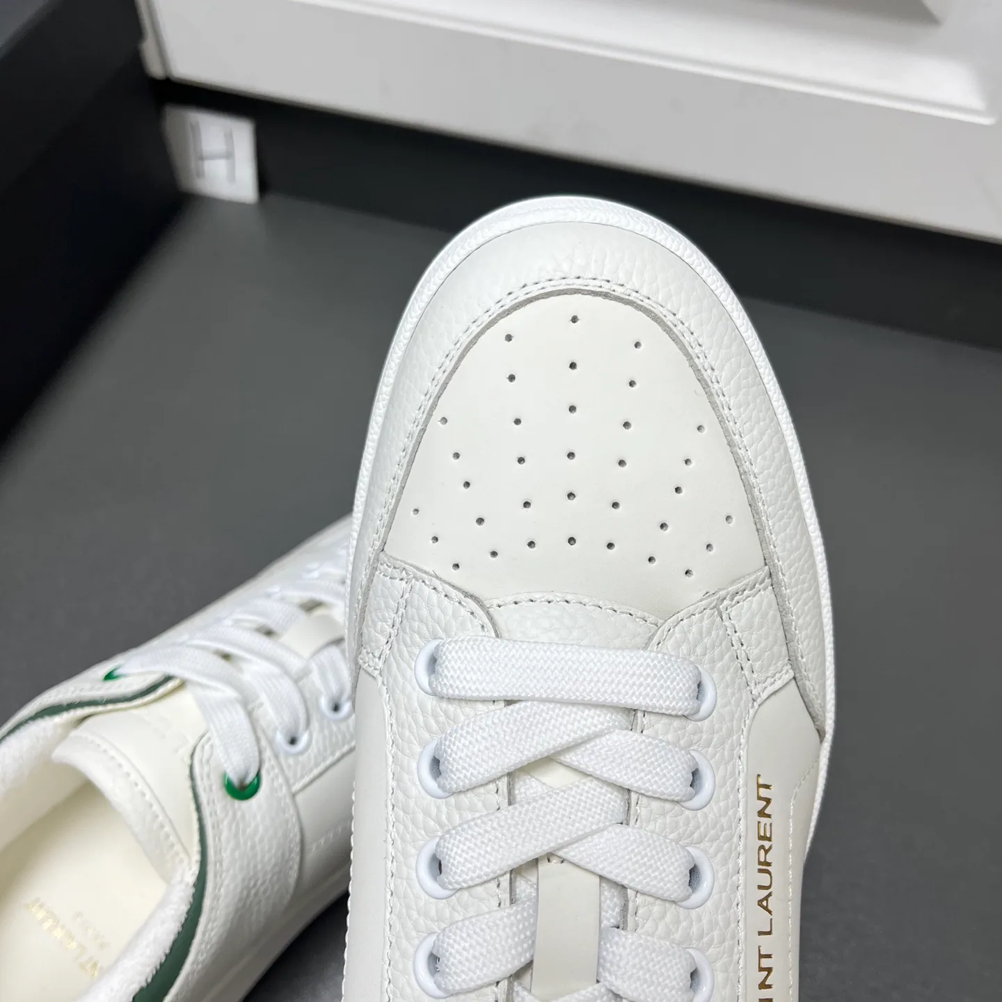 Кроссовки Женские Saint Laurent 17636686