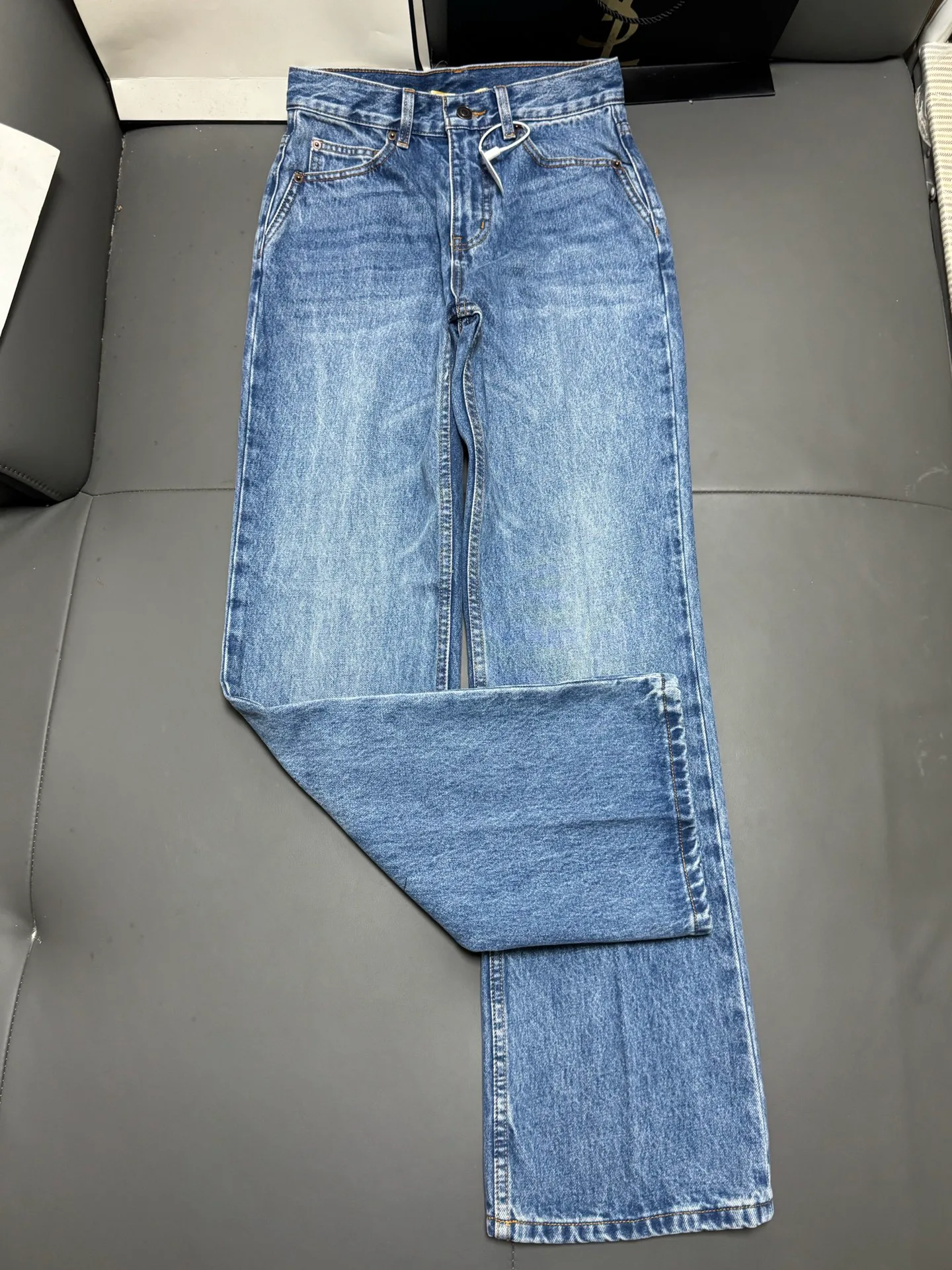 Джинсы Женские Saint Laurent 18174695